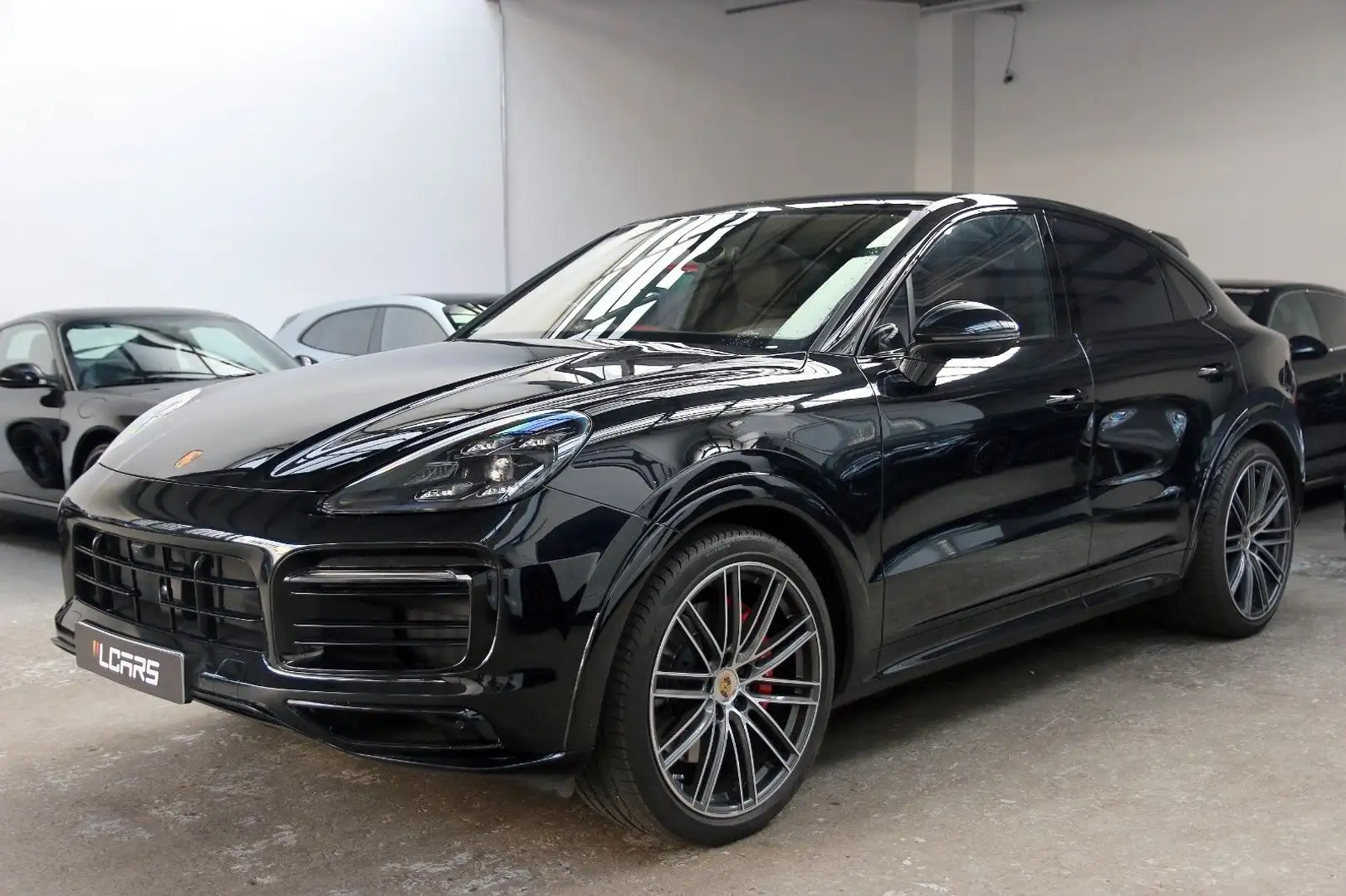 Porsche Cayenne Coupe GTS Clubleder InnoDrive 360° 22" Zwart - 2