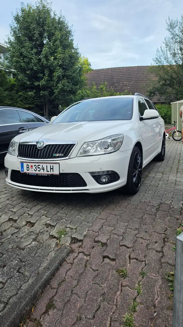 Skoda Octavia Combi 2.0 TDI DPF RS - 1