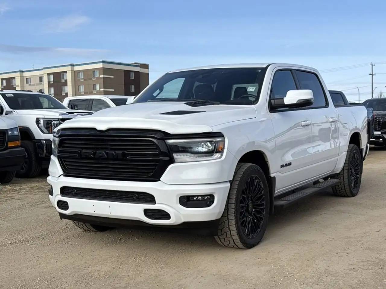 RAM 1500 снимка RAM 1500