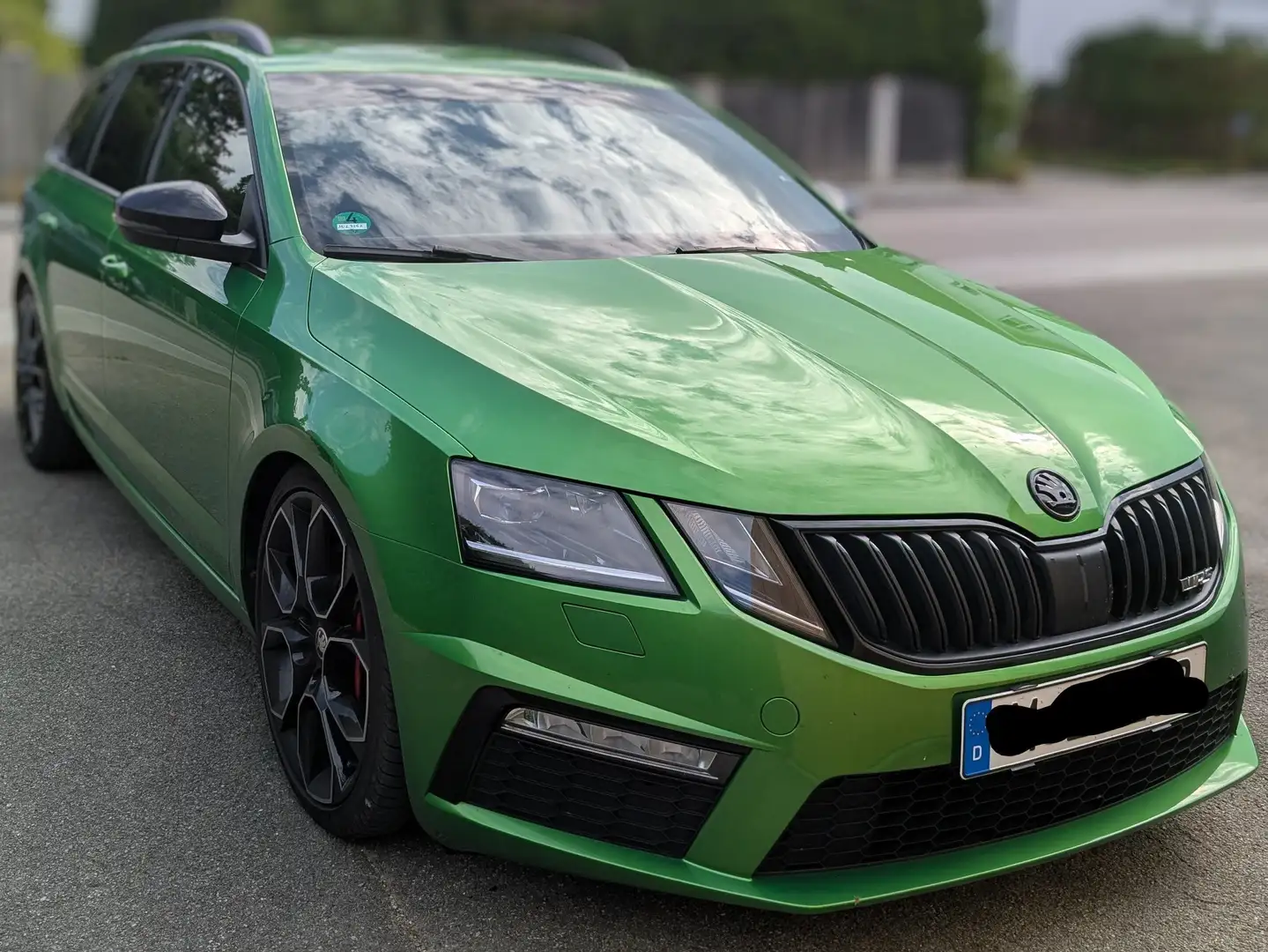 Skoda Octavia Octavia III Combi Combi 2.0 TSI DSG RS Grün - 1