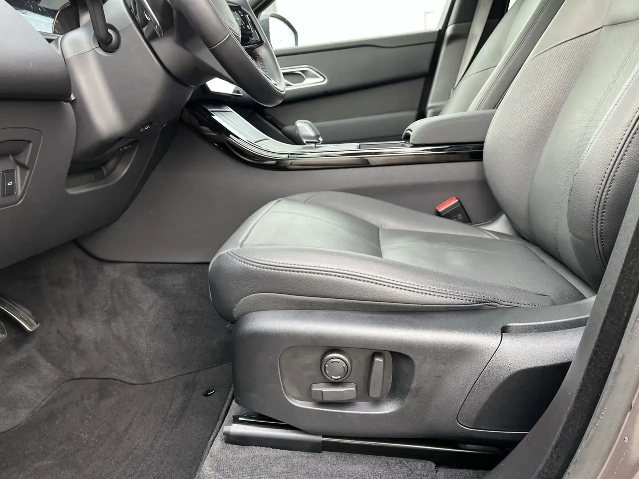 Land Rover Range Rover Velar снимка Land Rover Range Rover Velar