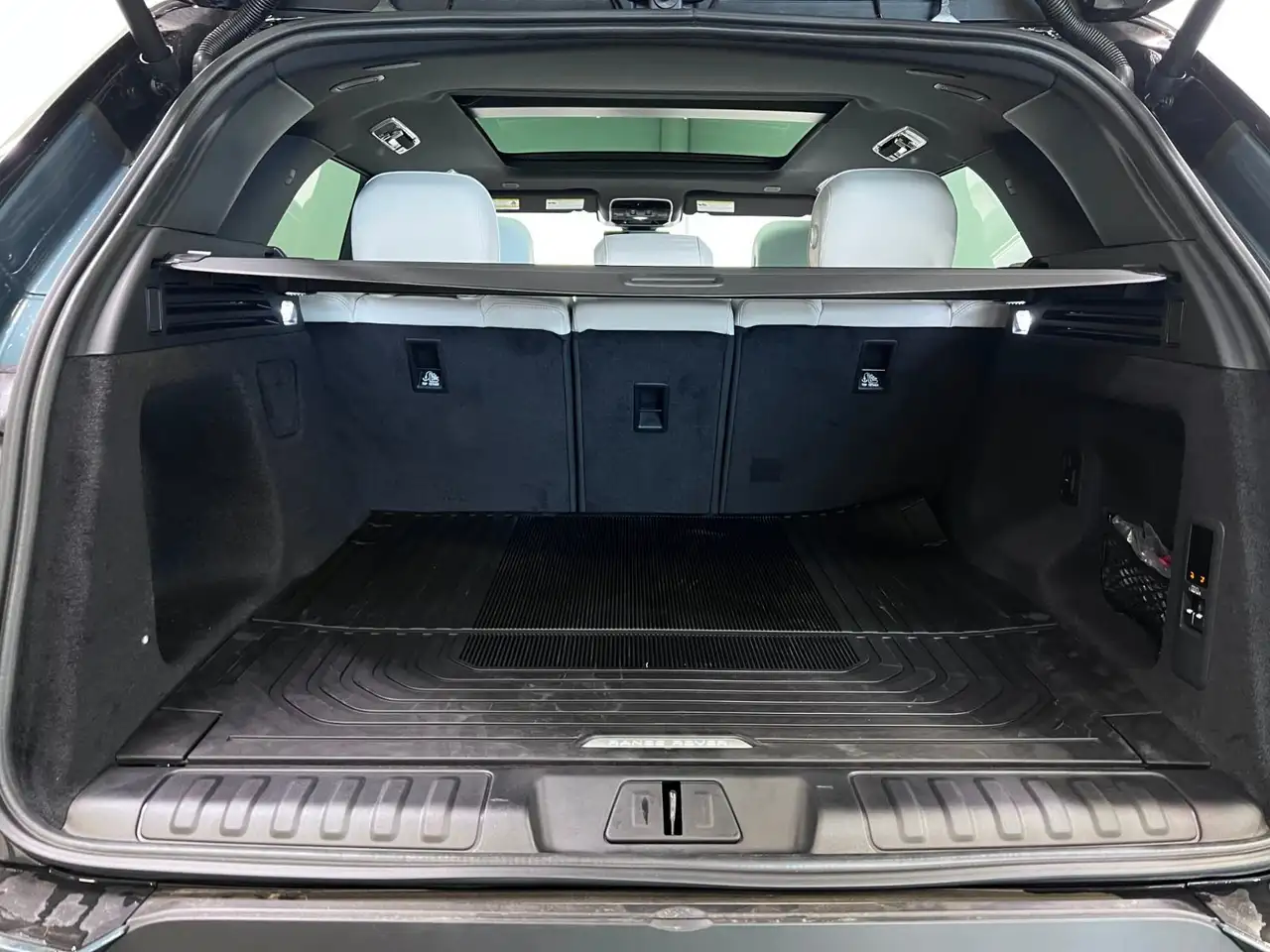 Land Rover Range Rover Sport снимка Land Rover Range Rover Sport