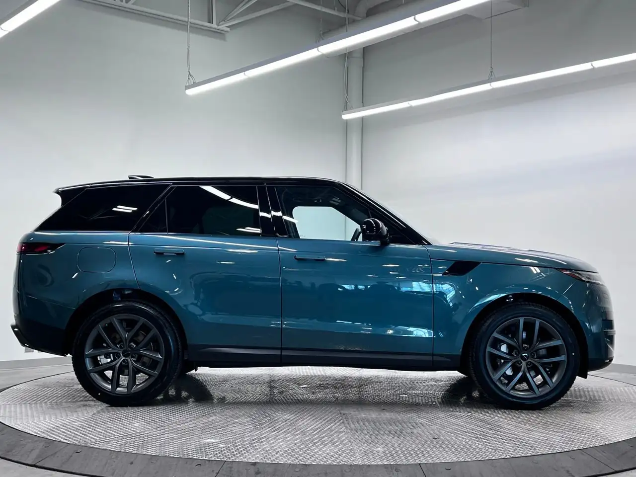 Land Rover Range Rover Sport снимка Land Rover Range Rover Sport
