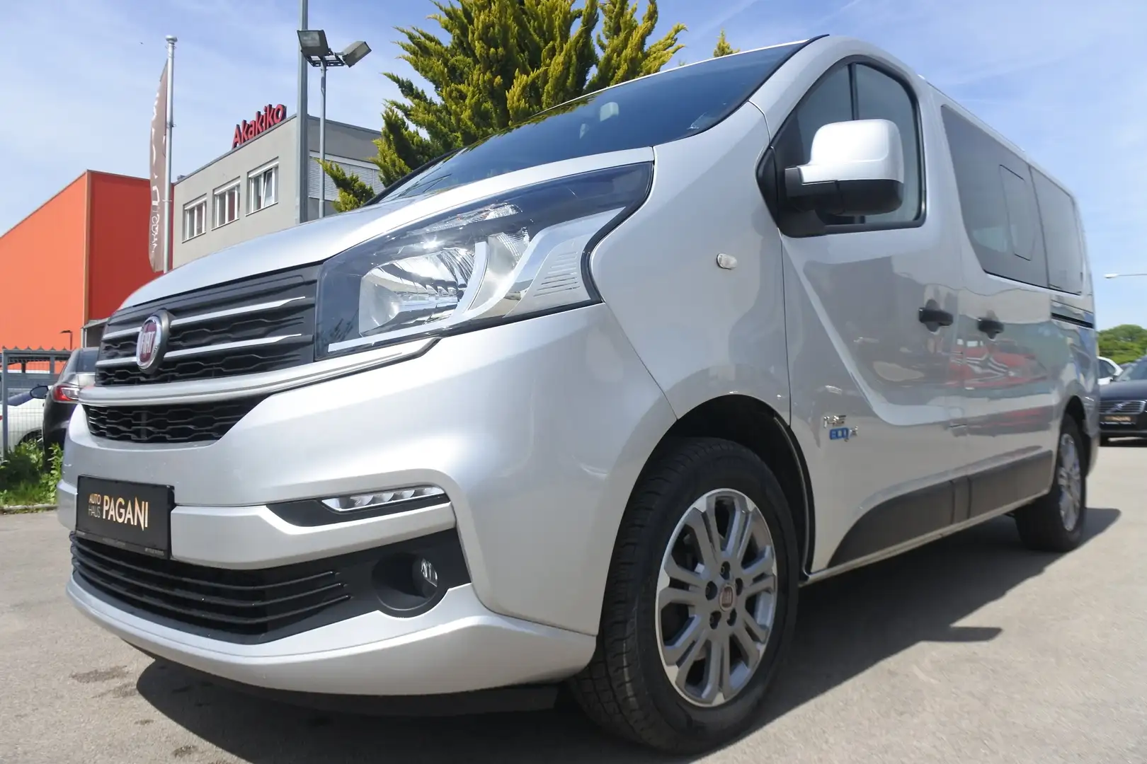 Fiat Talento Talento Panorama 3,0t 1,6 EcoJet  145 Executive Silber - 1