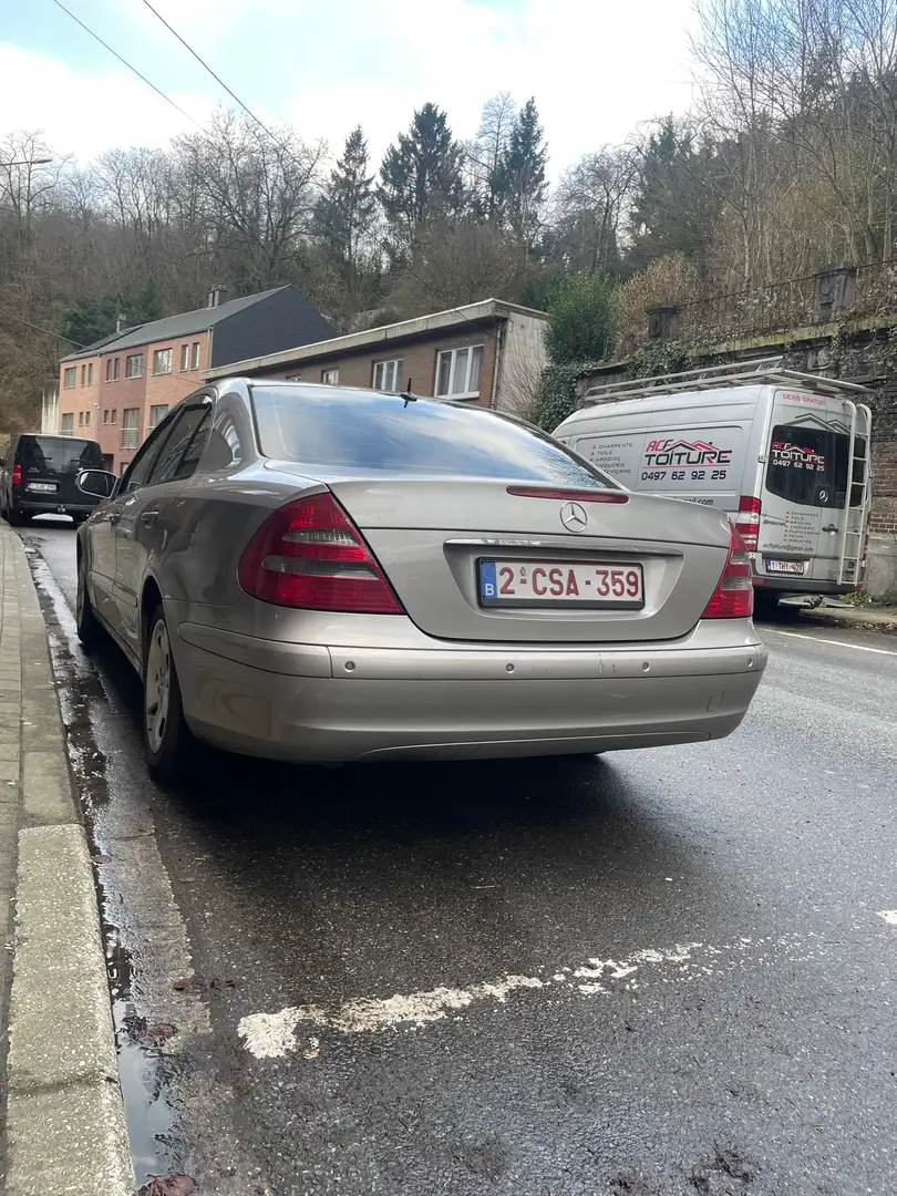 Mercedes-Benz E 200 CDI Classic autom Brun - 2