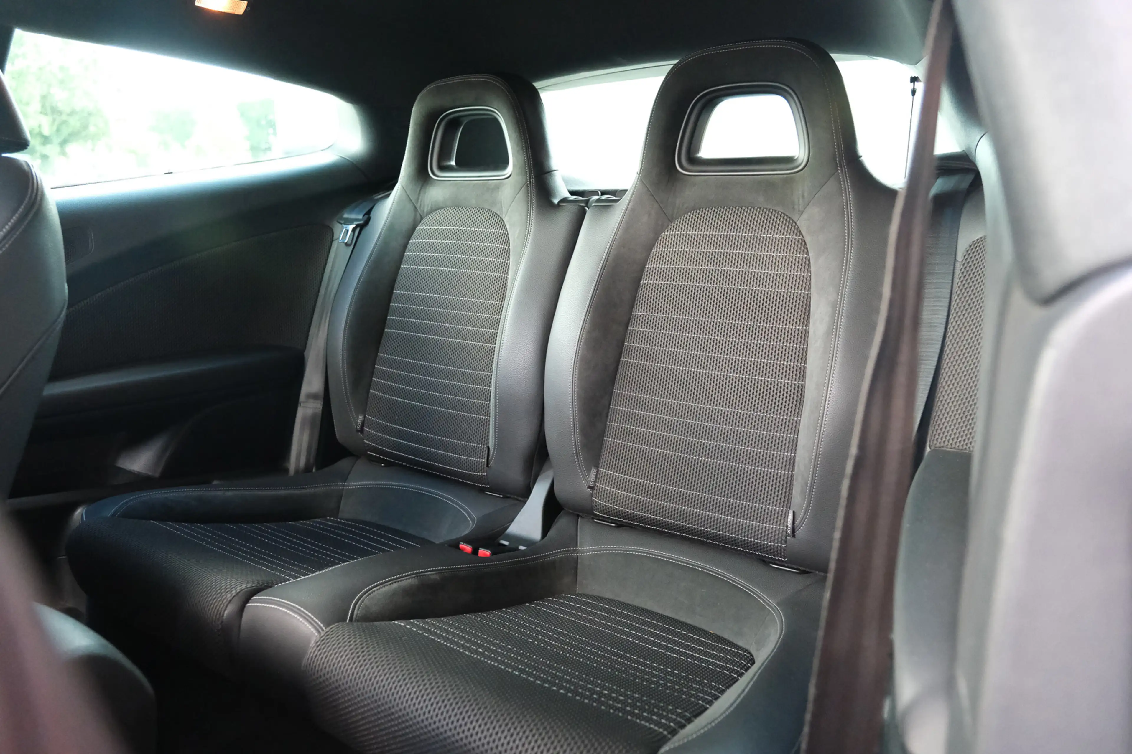 Volkswagen Scirocco 1.4 TSI Highline Plus — photo 31
