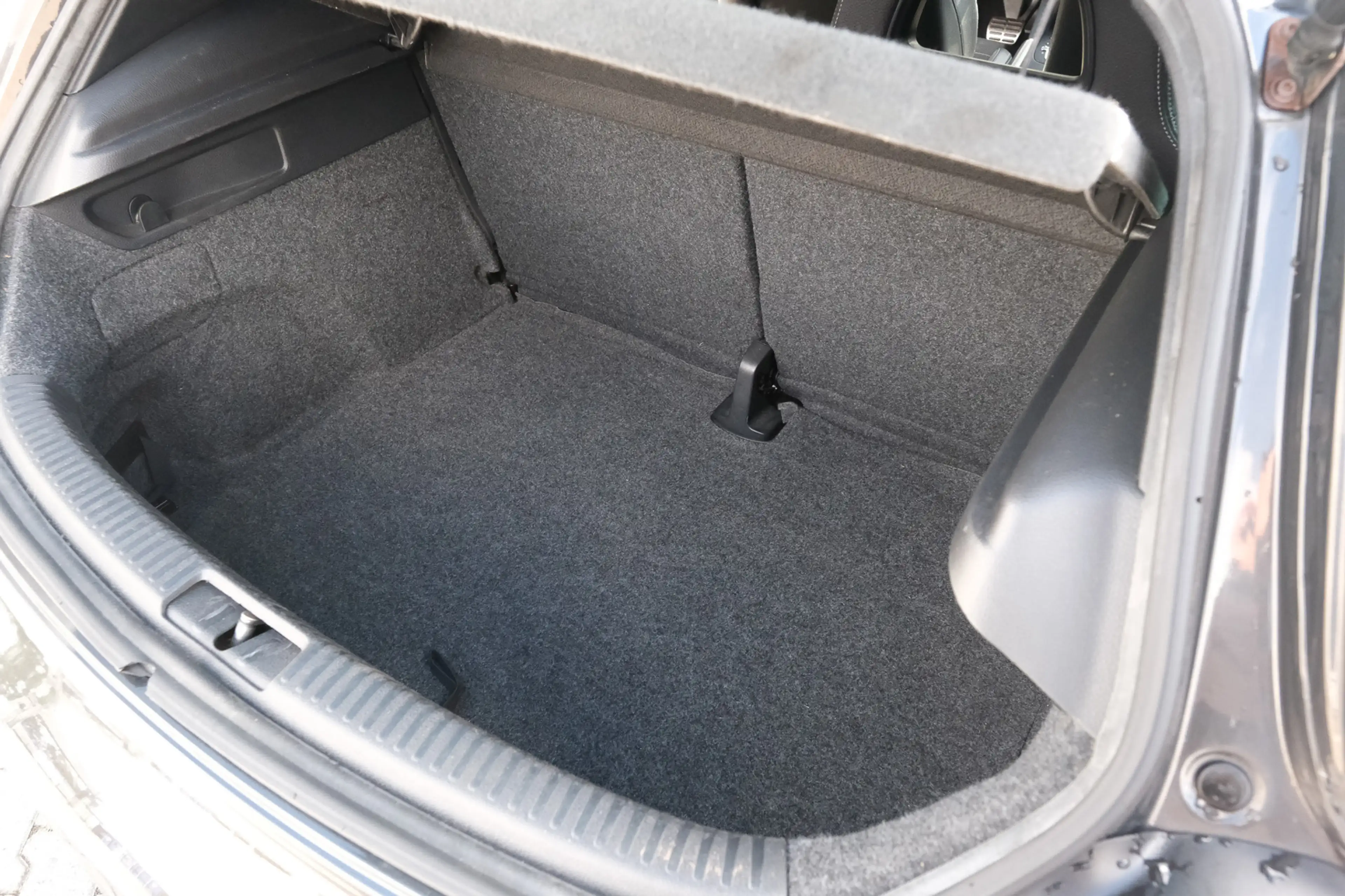 Volkswagen Scirocco 1.4 TSI Highline Plus — photo 32