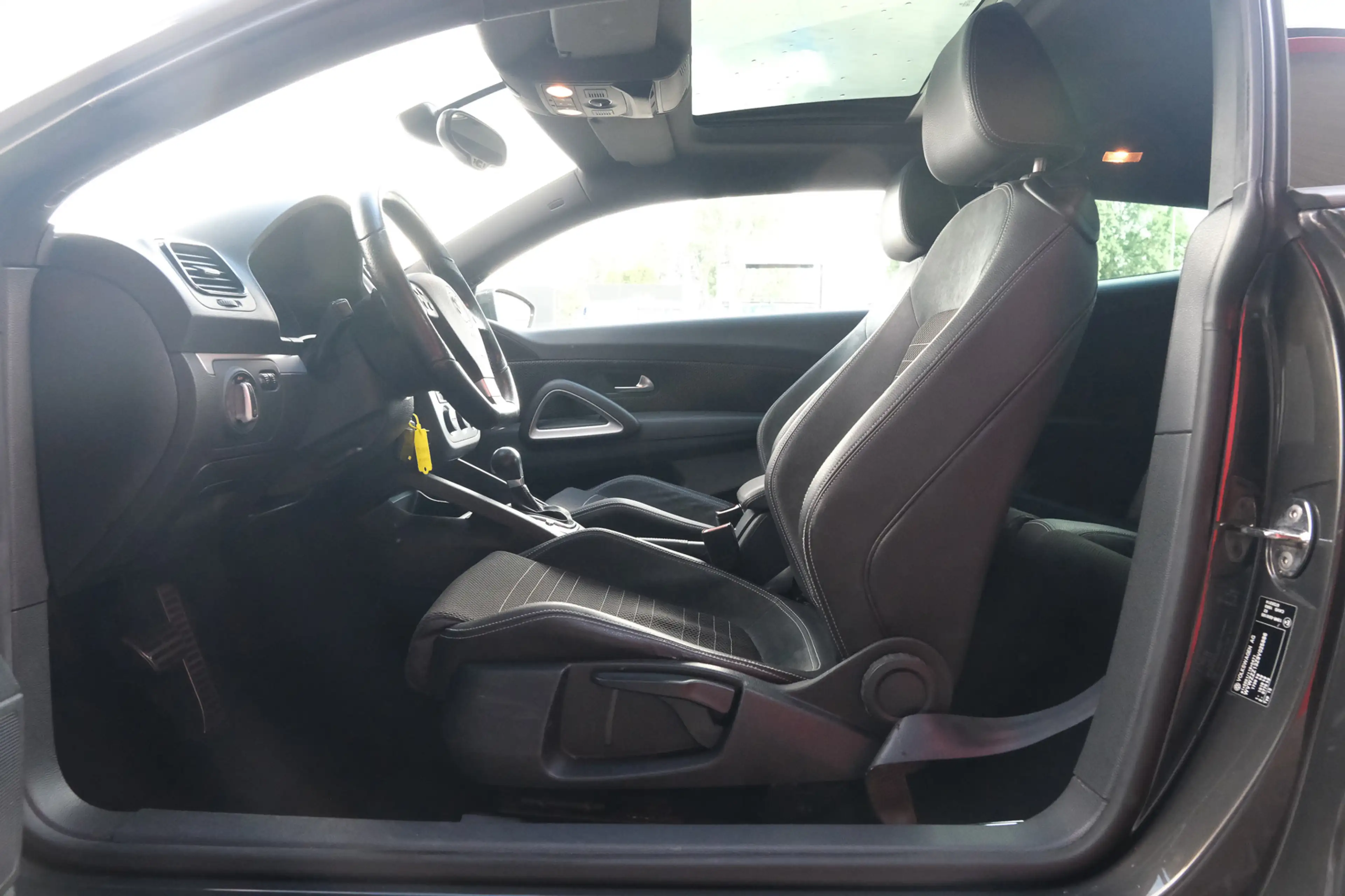 Volkswagen Scirocco 1.4 TSI Highline Plus — photo 25