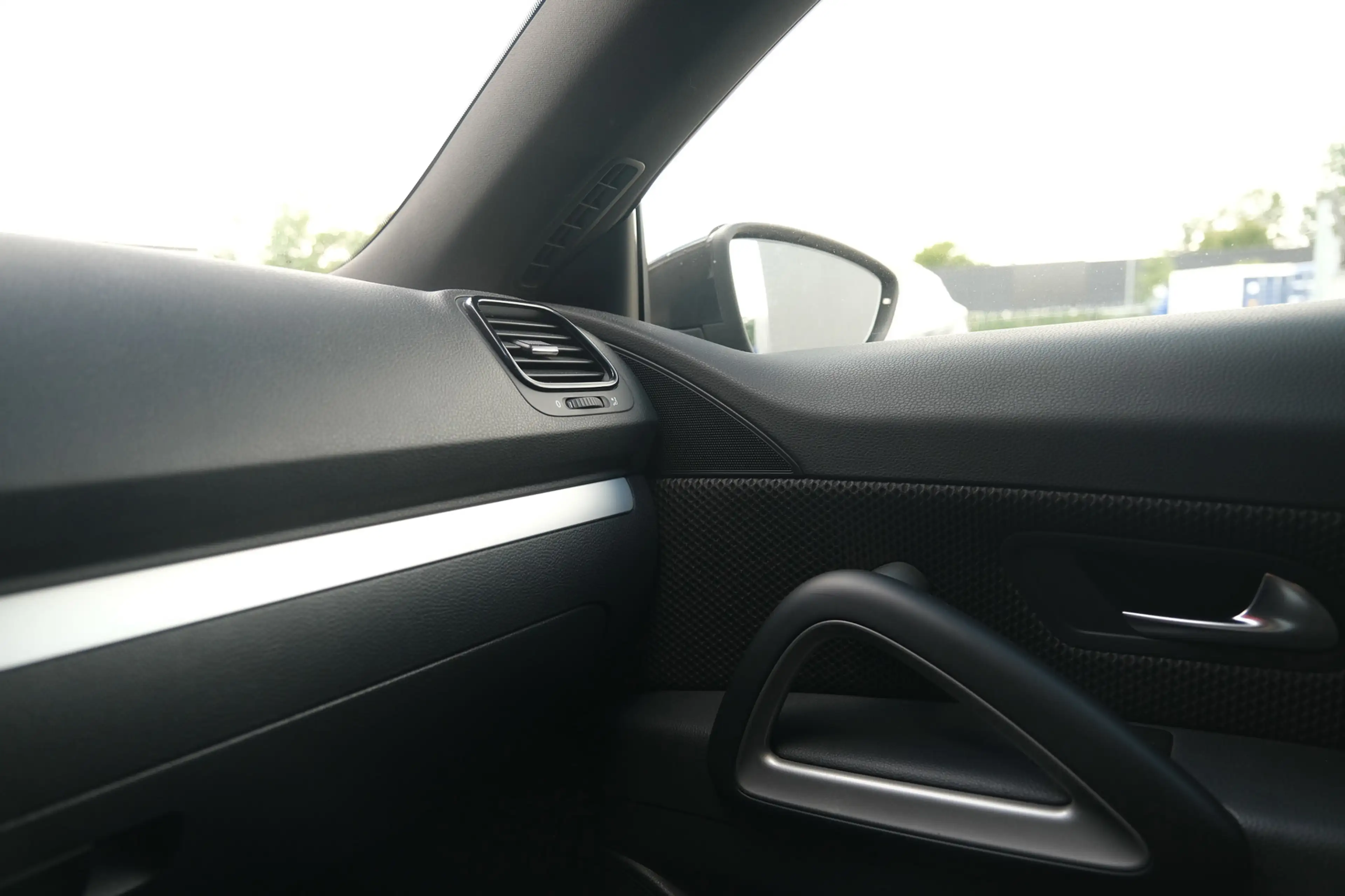 Volkswagen Scirocco 1.4 TSI Highline Plus — photo 20