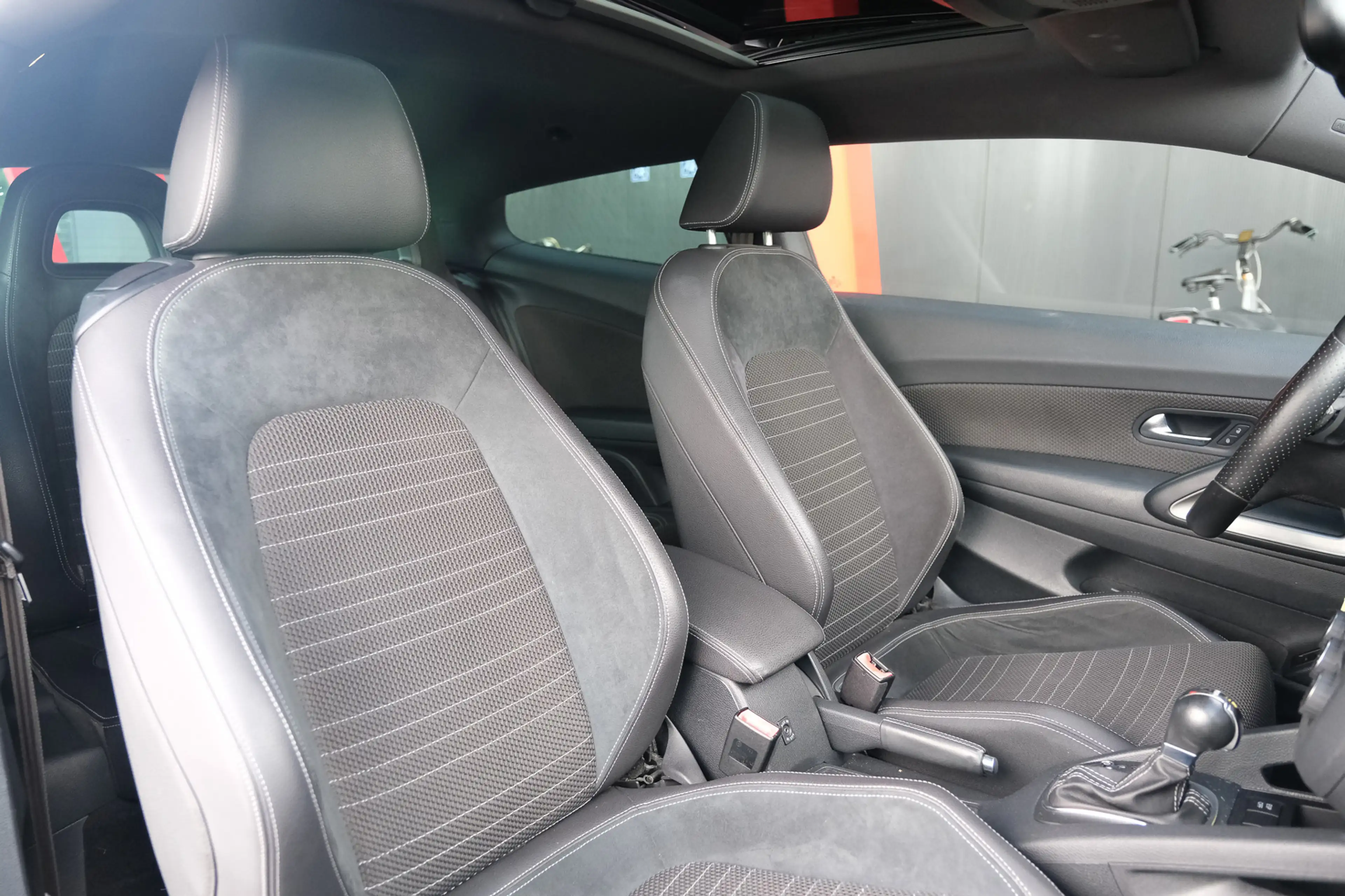 Volkswagen Scirocco 1.4 TSI Highline Plus — photo 29