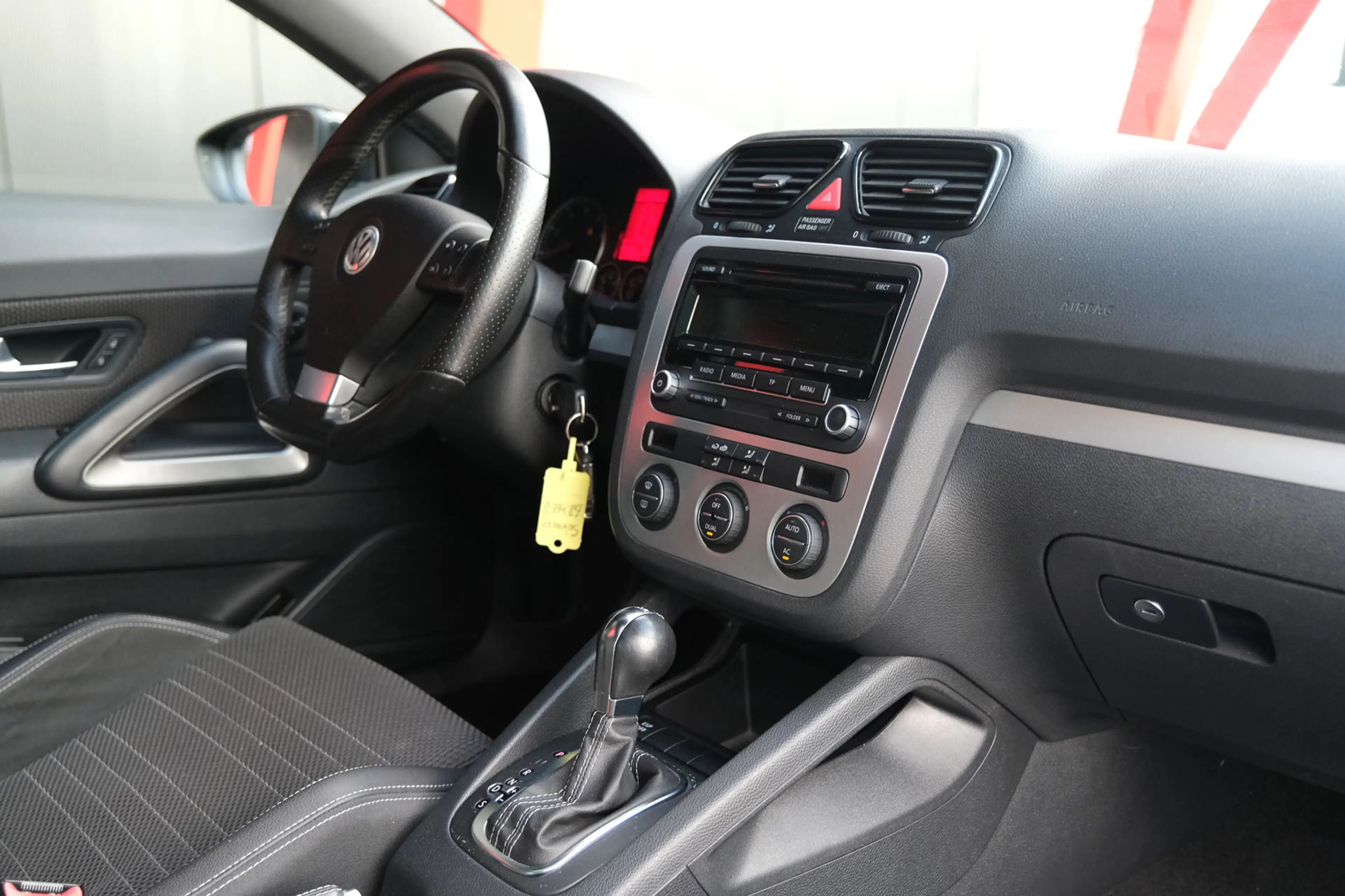 Volkswagen Scirocco 1.4 TSI Highline Plus — photo 12