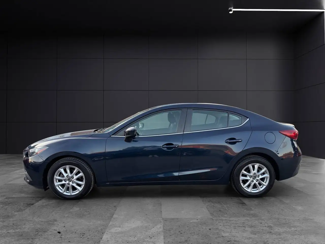 Mazda 3 снимка Mazda 3