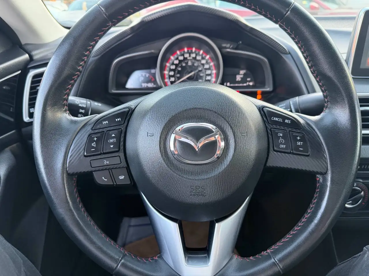 Mazda 3 снимка Mazda 3