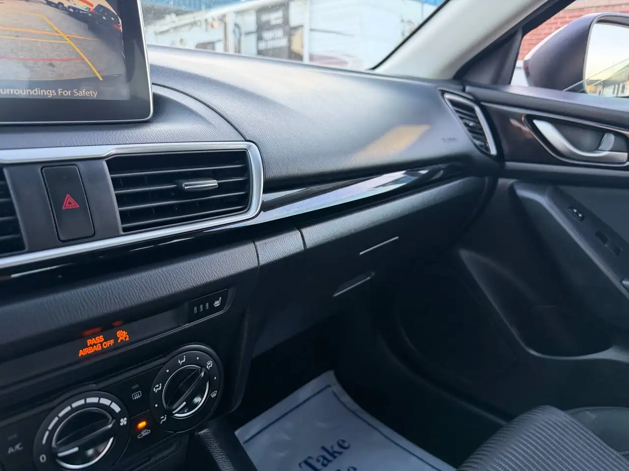 Mazda 3 снимка Mazda 3