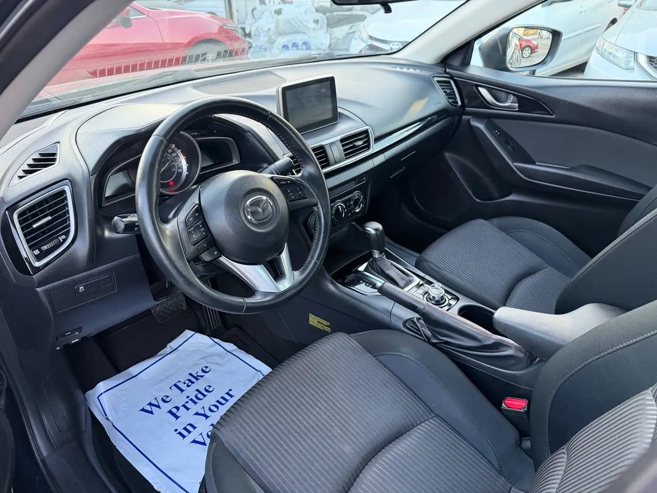 Mazda 3 снимка Mazda 3
