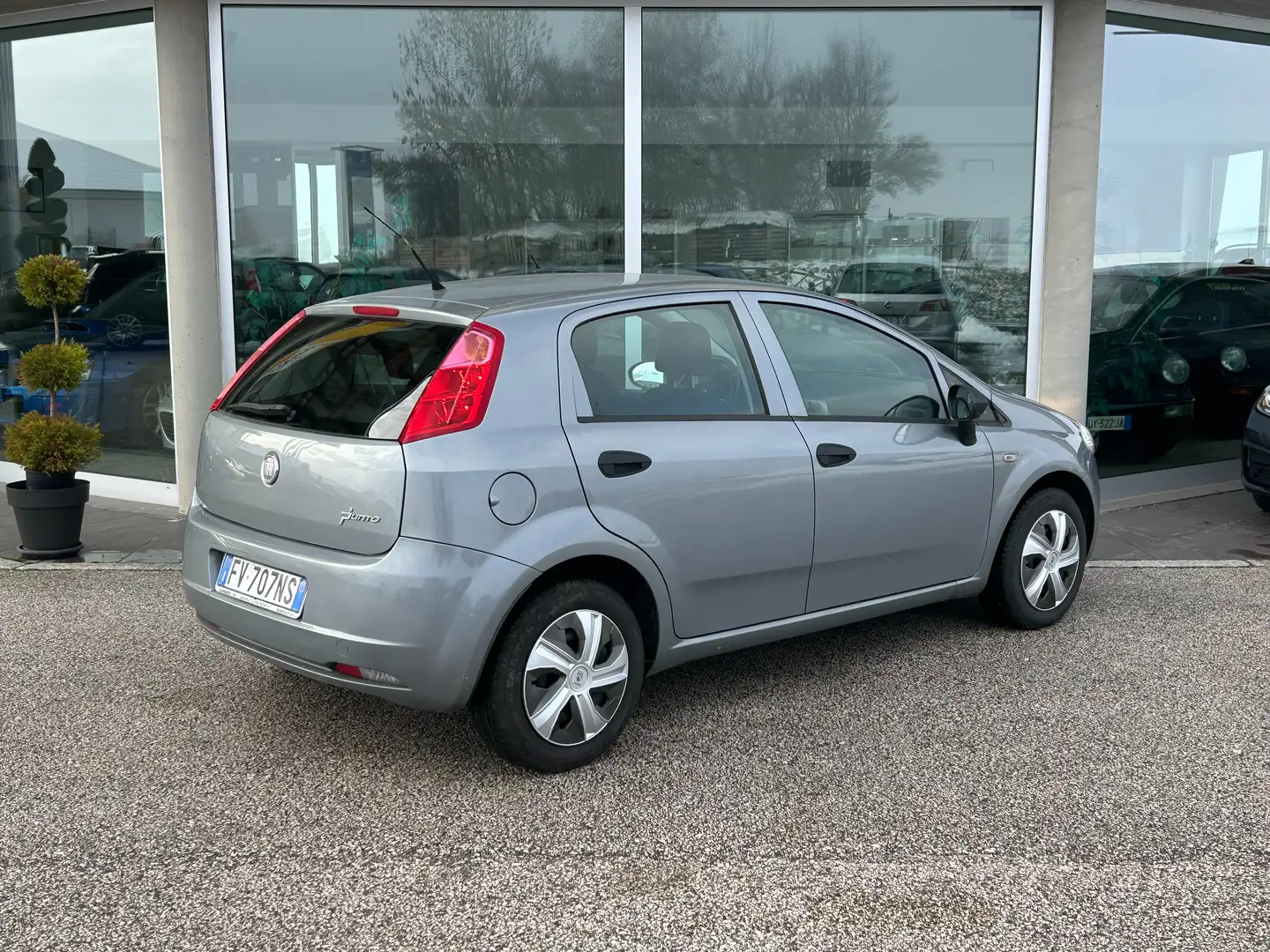 Fiat Grande Punto 5p 1.2  69cv "NEOPATENTATI" Grigio - 2