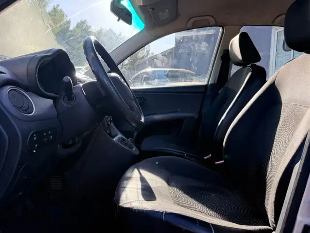 Hyundai I10 view 9