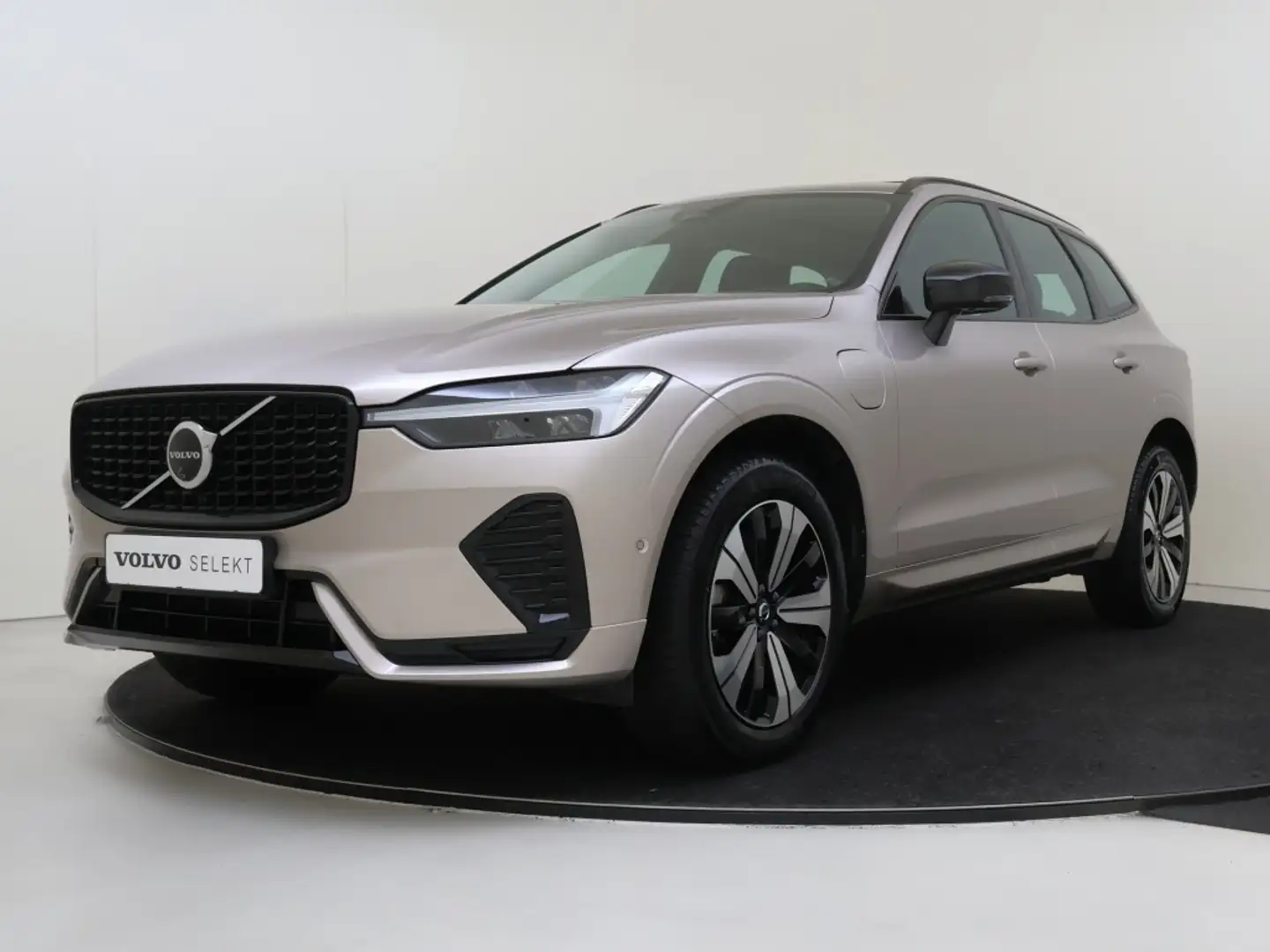 Volvo XC60 T6 AWD Plus Dark | Trekhaak | Panoramadak | 360° C Grau - 2