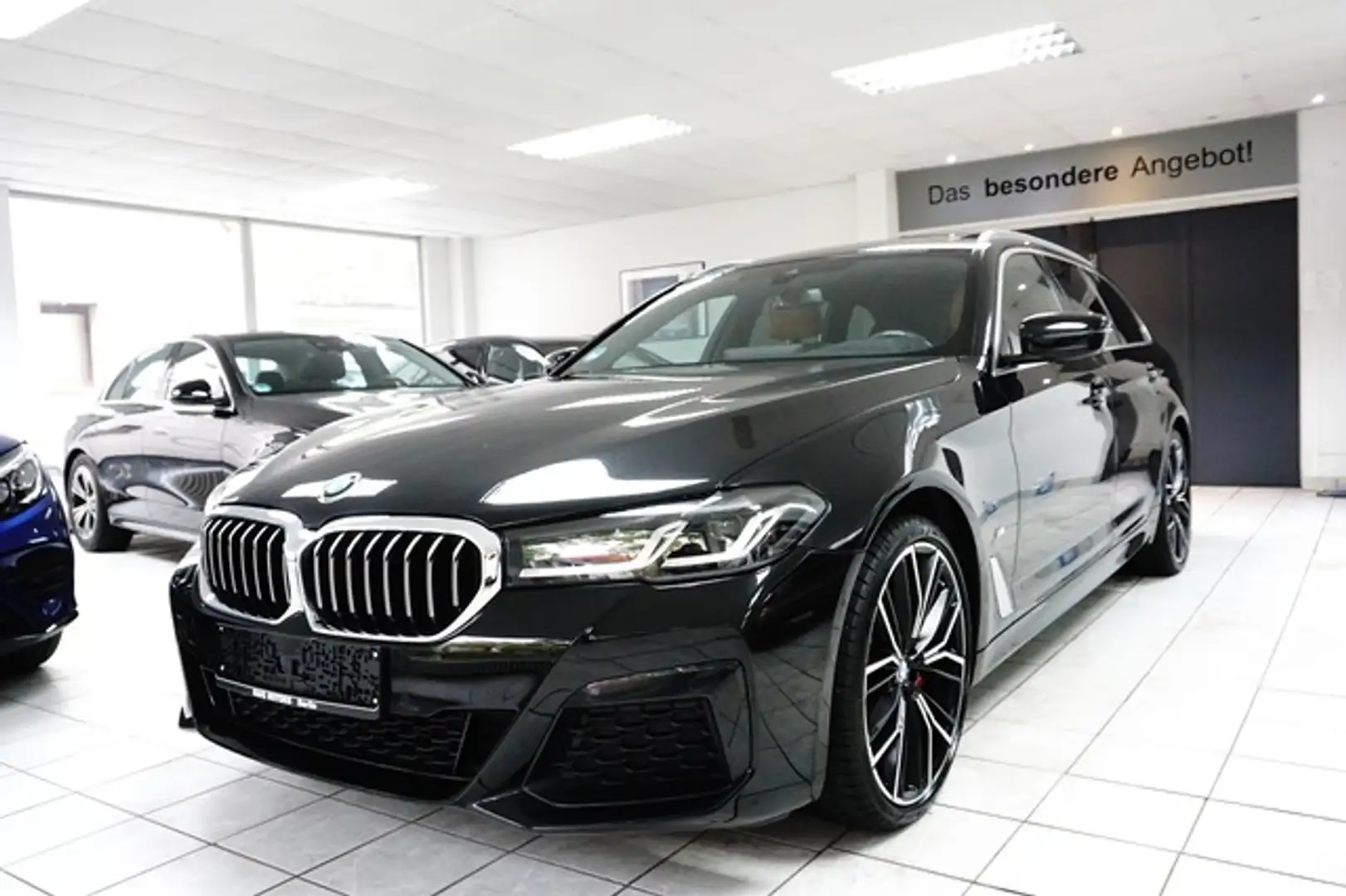 BMW 520 d Tour. M Sport LED MATRIX PANO ADAPTIV FW Negro - 2