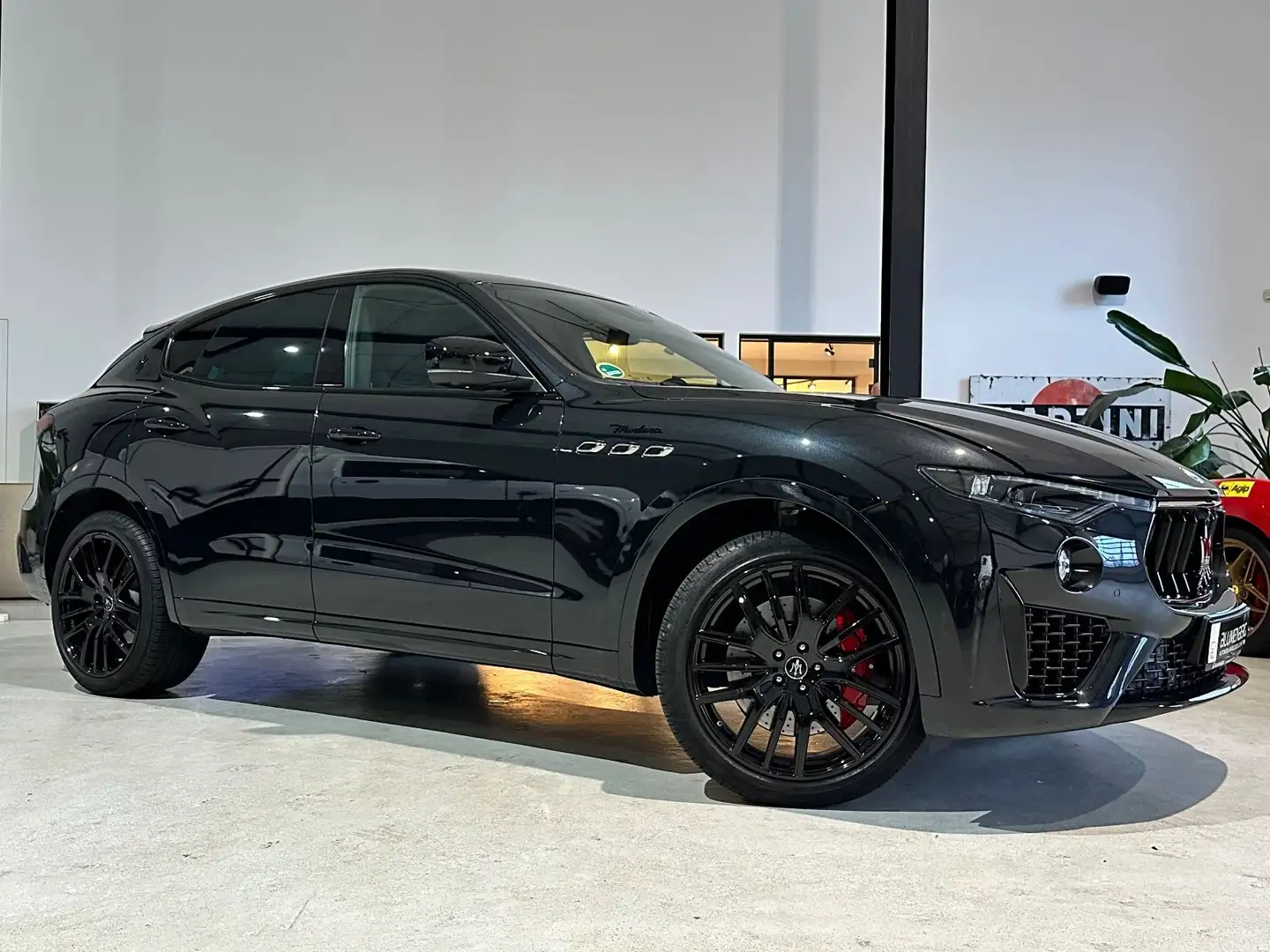 Maserati Levante Ultima Modena S *430 PS,Pano,Carbon,21" Schwarz - 2