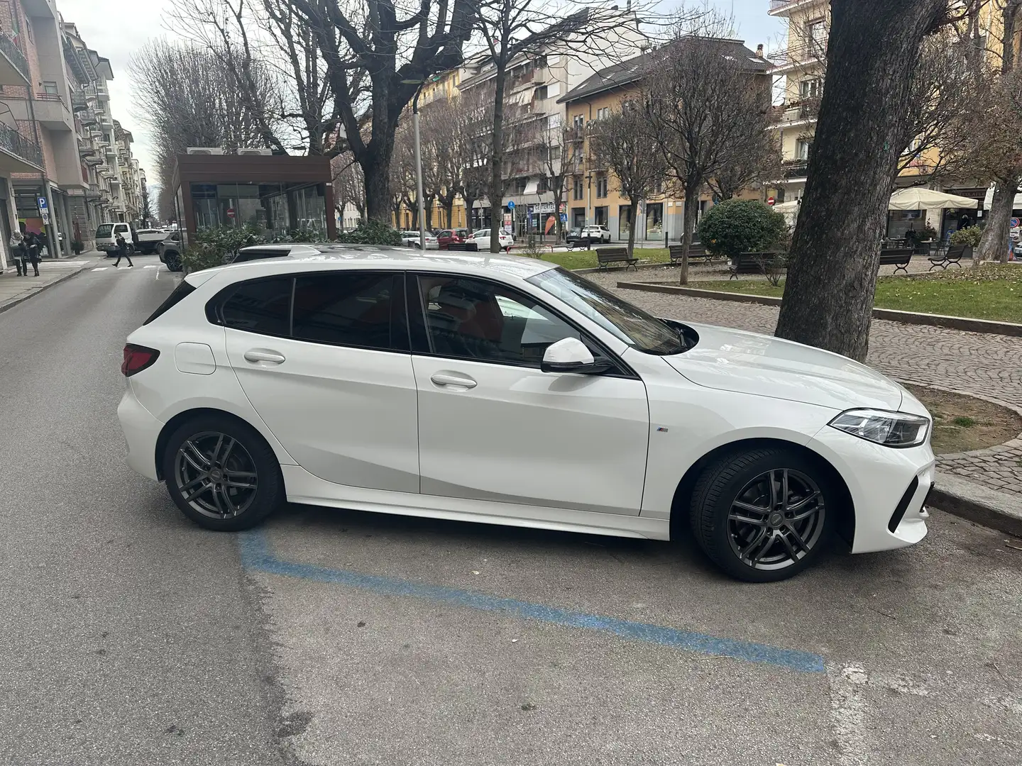 BMW 118 118i Msport 5p auto - 1