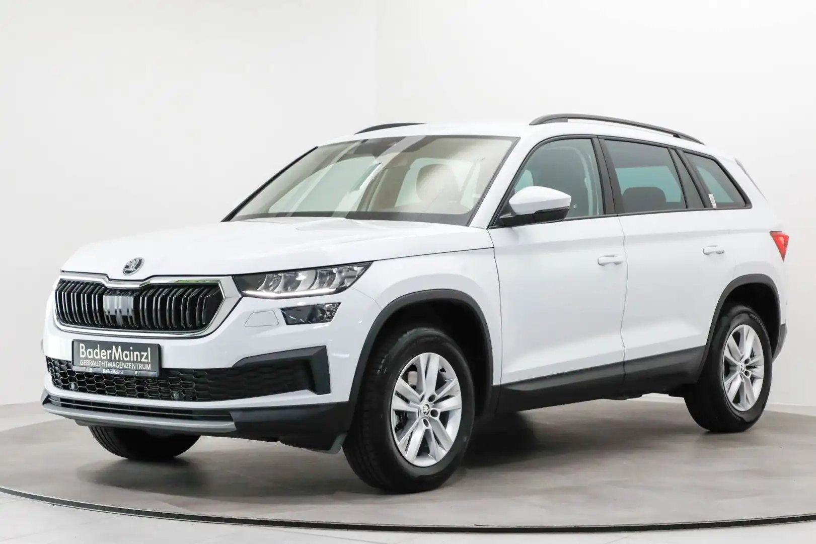 Skoda Kodiaq 1.5 TSI DSG SHZ Kam. AHK ACC Virtual Weiß - 2