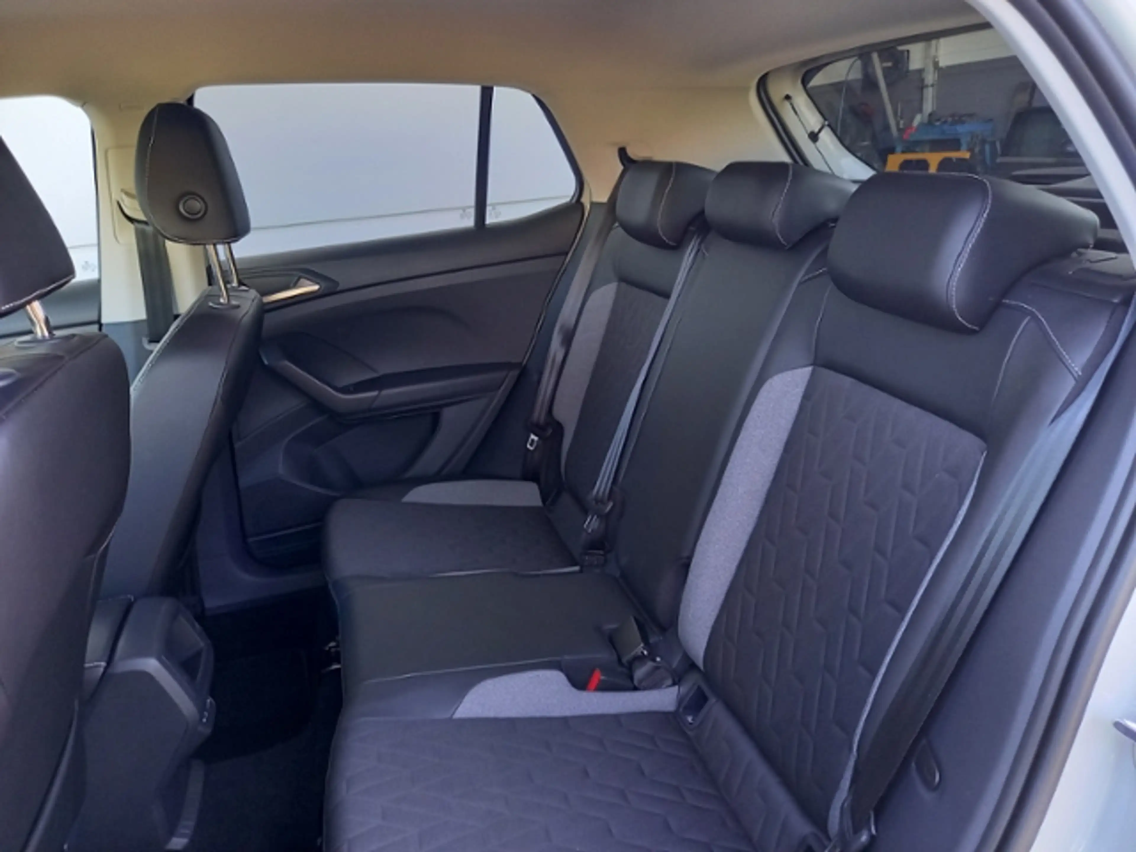 Volkswagen T-Cross GOAL ACC PDC SHZ CLIMATRONIC APP-CONNECT — photo 7