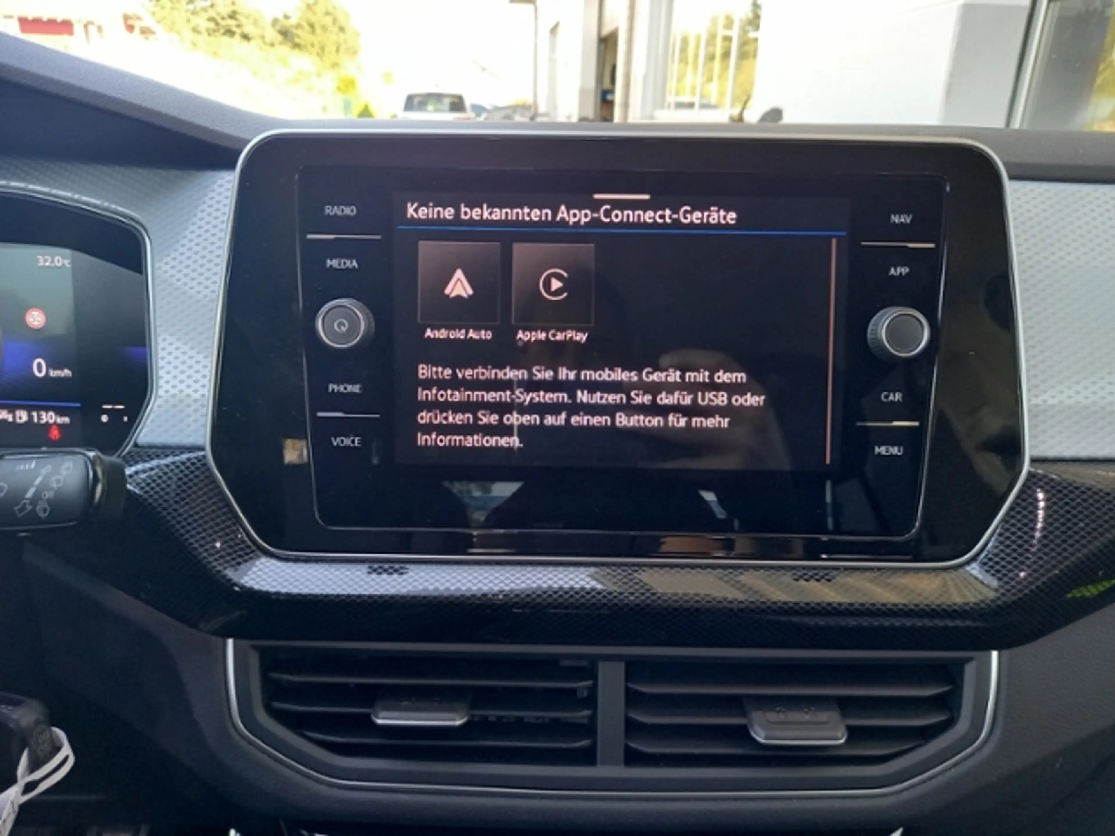 Volkswagen T-Cross GOAL ACC PDC SHZ CLIMATRONIC APP-CONNECT — photo 9