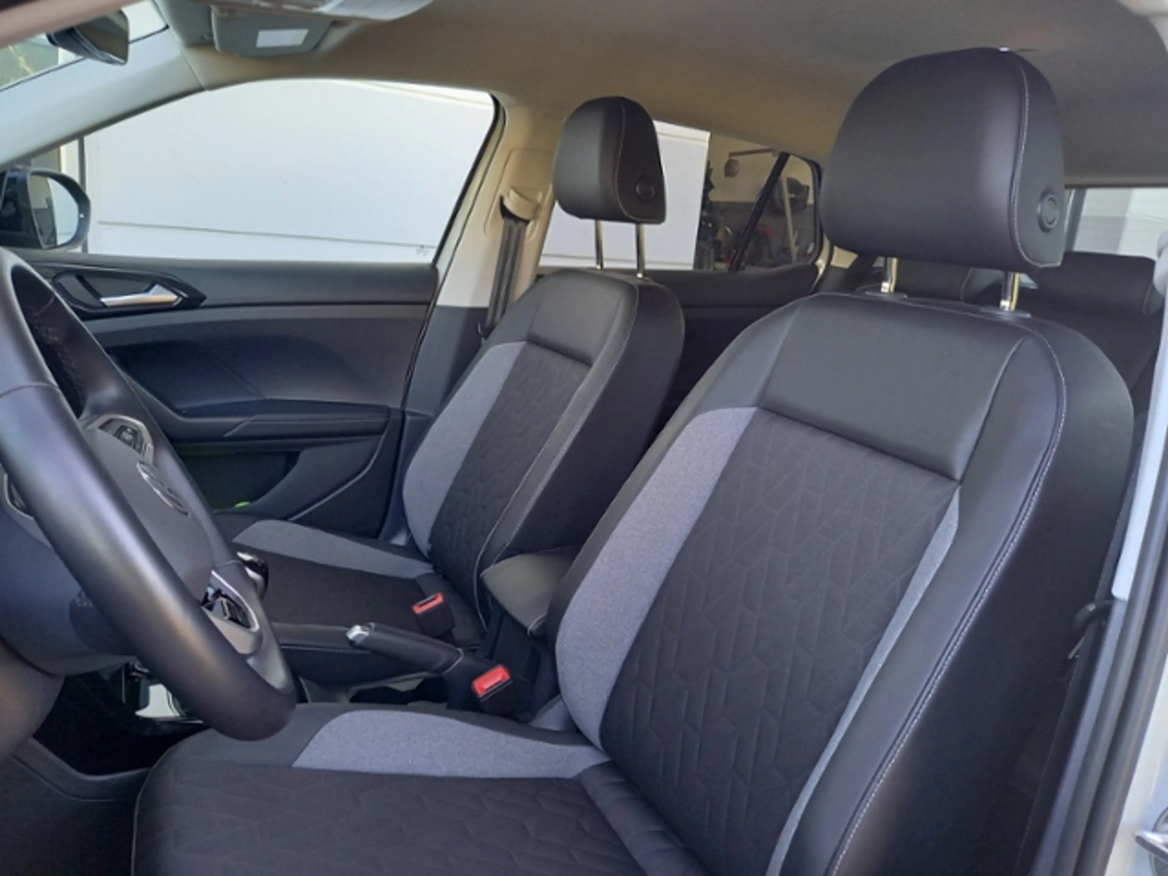 Volkswagen T-Cross GOAL ACC PDC SHZ CLIMATRONIC APP-CONNECT — photo 12