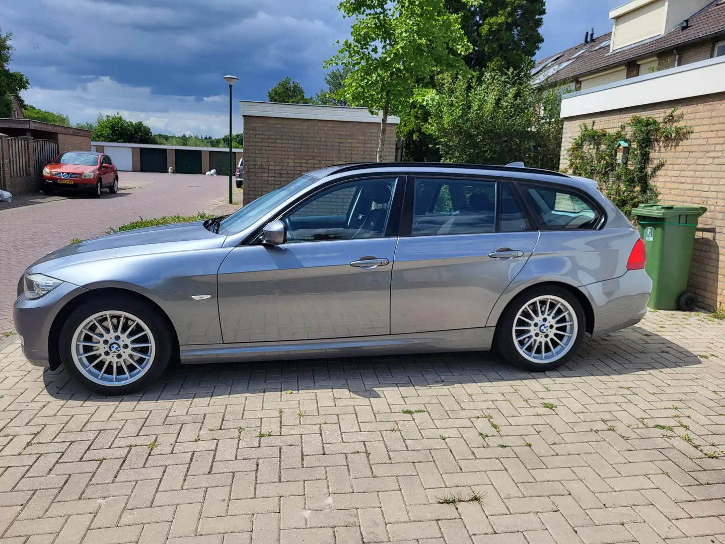 BMW 320 Touring 320i  High Executive Grijs - 2
