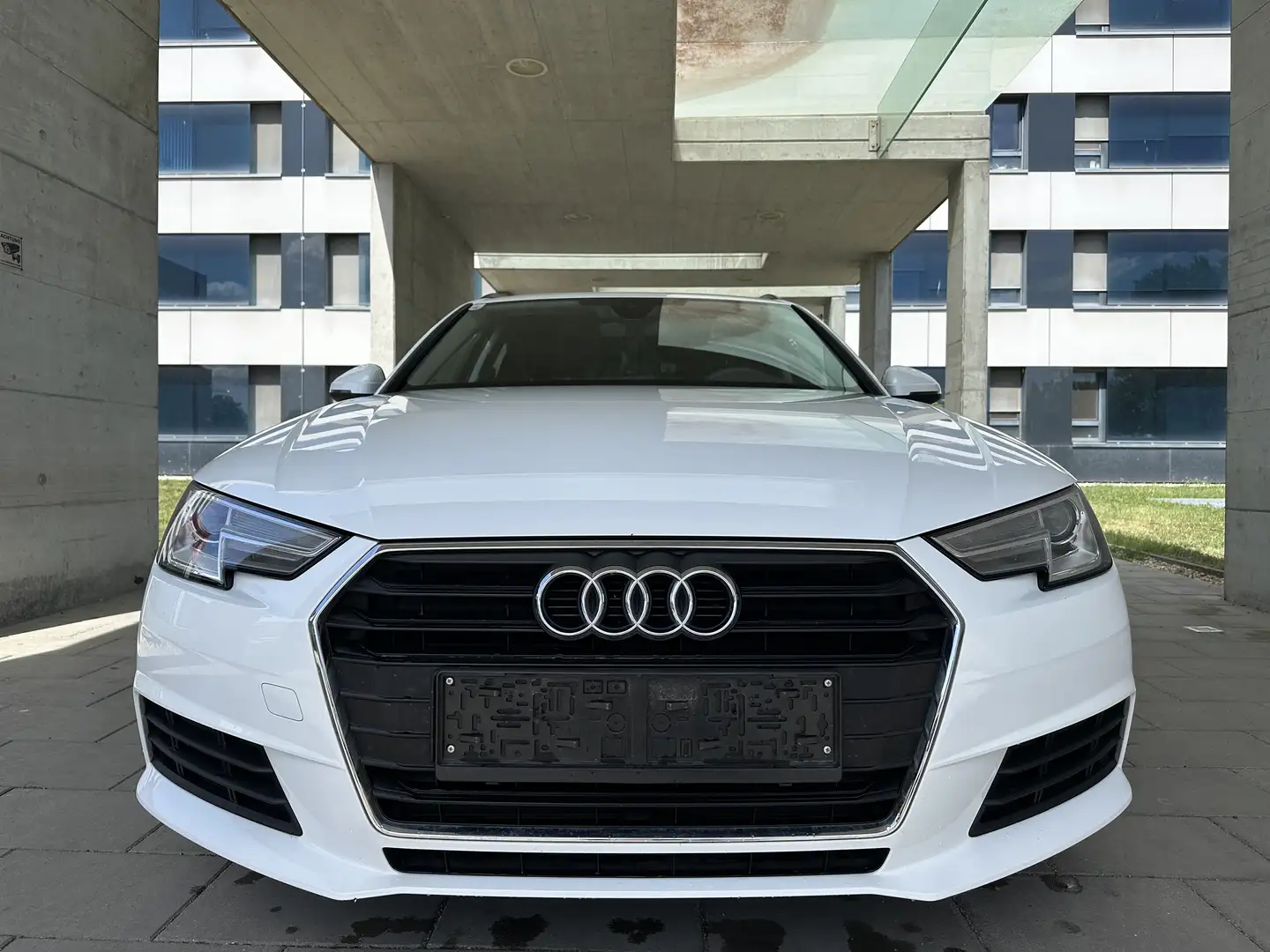Audi A4 Avant 2,0 TDI S-tronic - 1