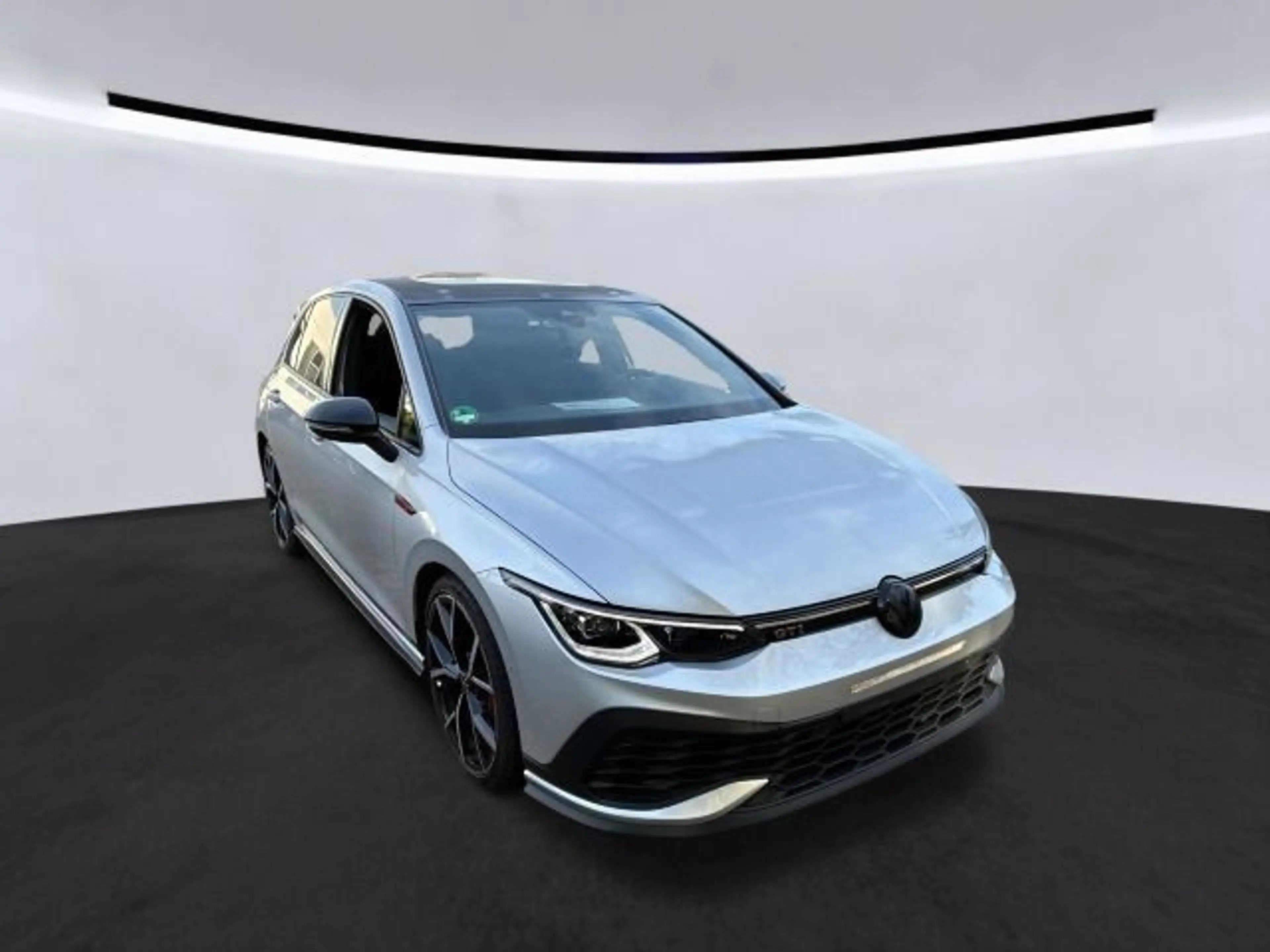 Volkswagen Golf GTI BLACK LM19 PANO IQ.LIGHT HARMAN KAMERA — photo 2