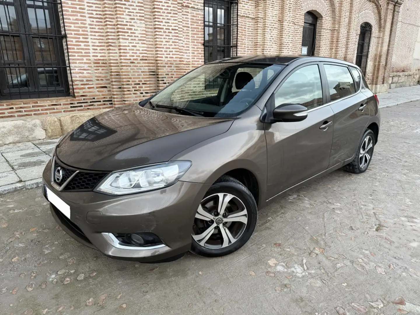 Nissan Pulsar 1.2 DIG-T N-Connecta Braun - 1
