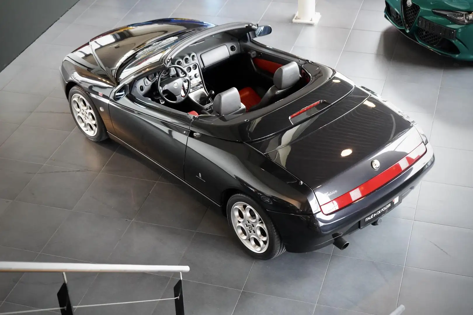 Alfa Romeo Spider 2.0-16V T.Spark Zwart - 2