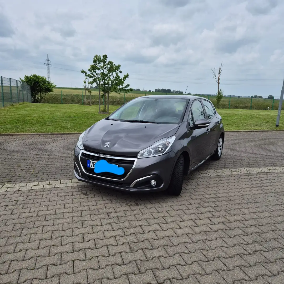 Peugeot 208 Active Grau - 1