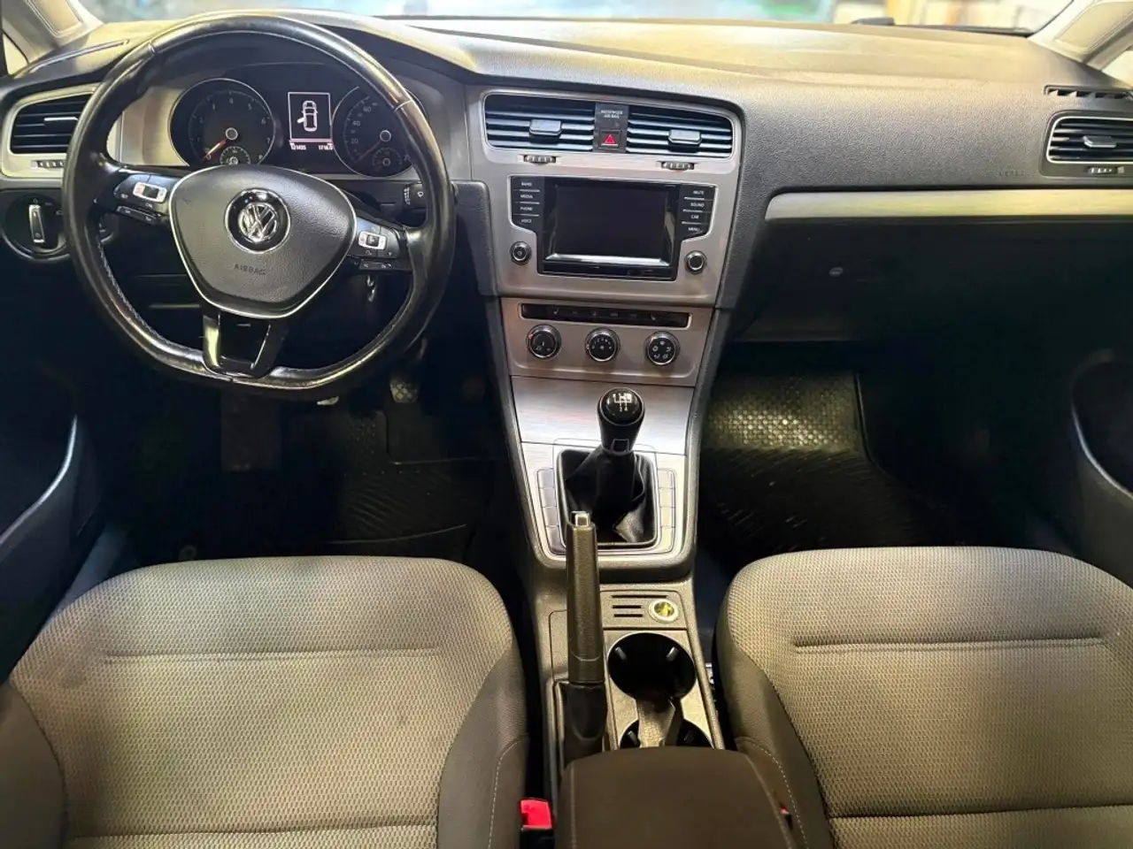 Volkswagen Golf снимка Volkswagen Golf