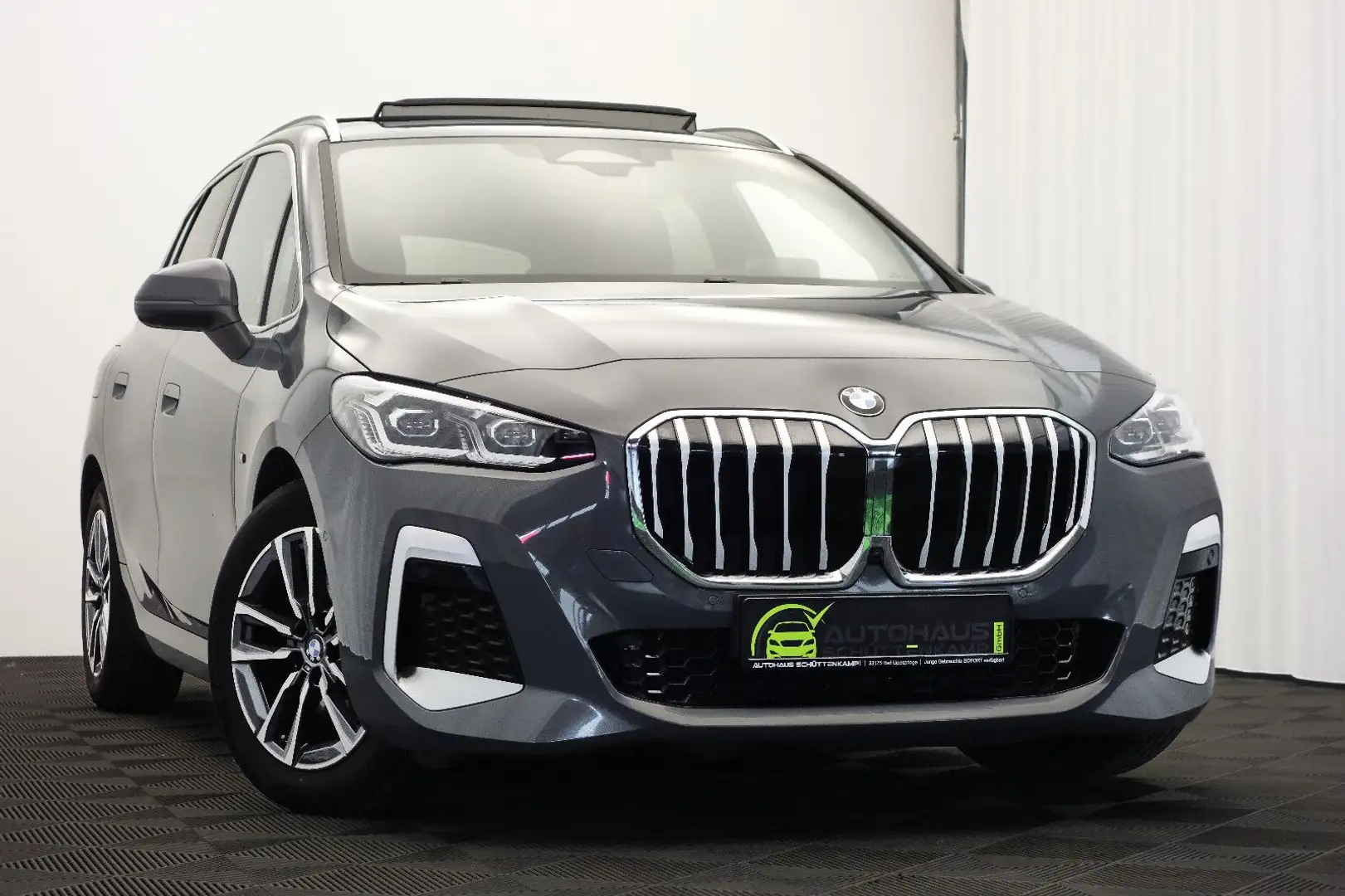 BMW 218 i AT *M SPORT* 360°+LED+P-DACH+AHKPL+WIDESCR Grau - 1