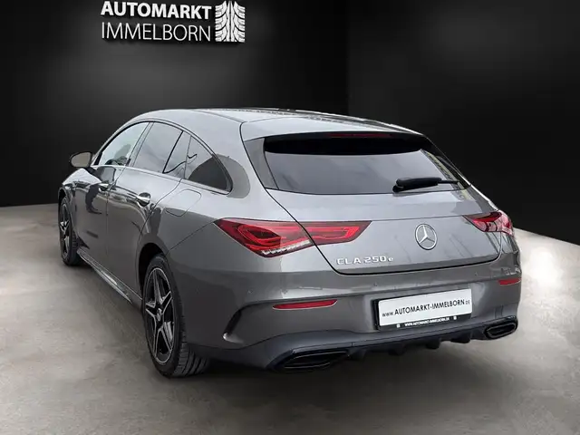 Mercedes-Benz Cla view 10