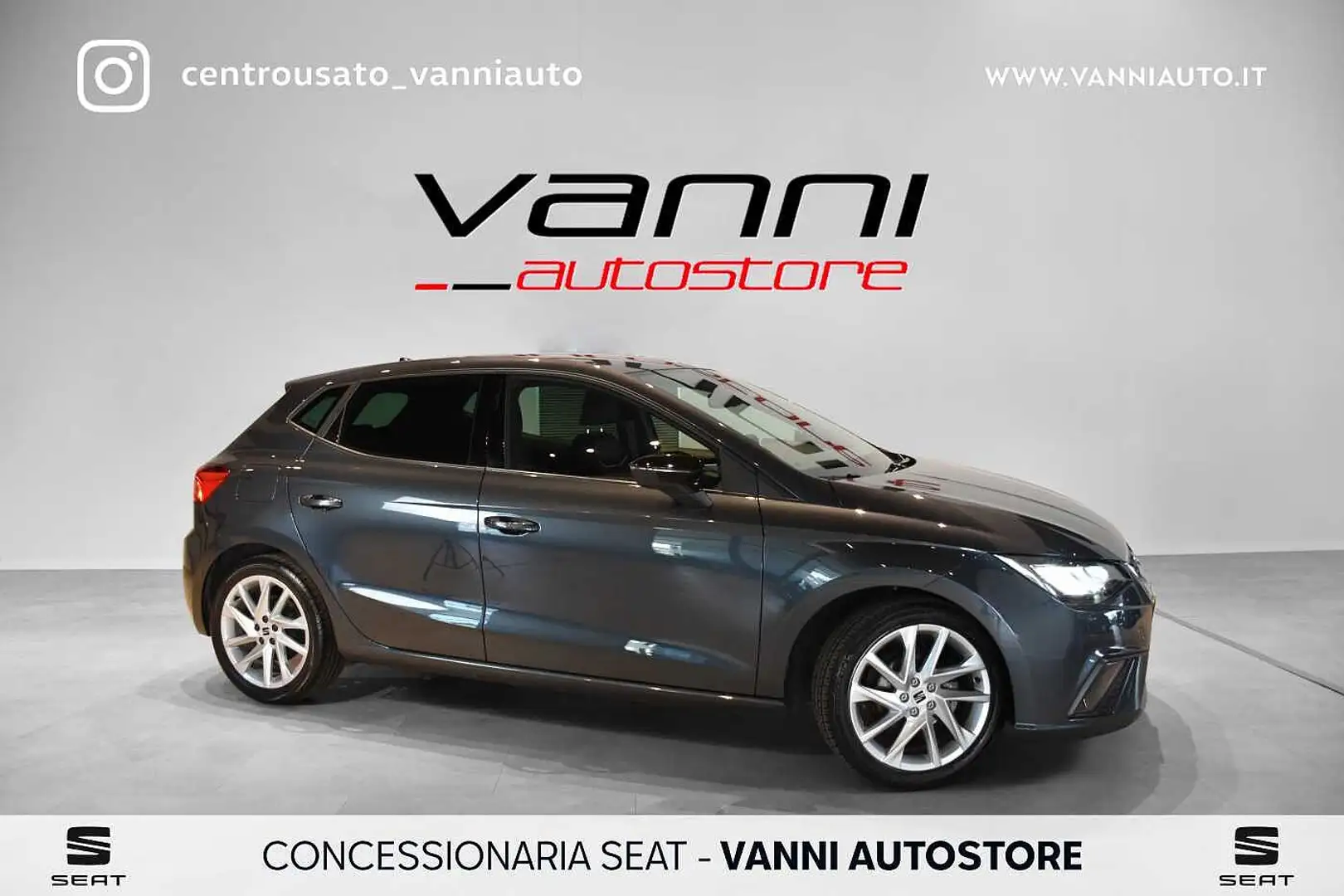 SEAT Ibiza 1.0 EcoTSI 95 CV 5 porte FR Grijs - 1