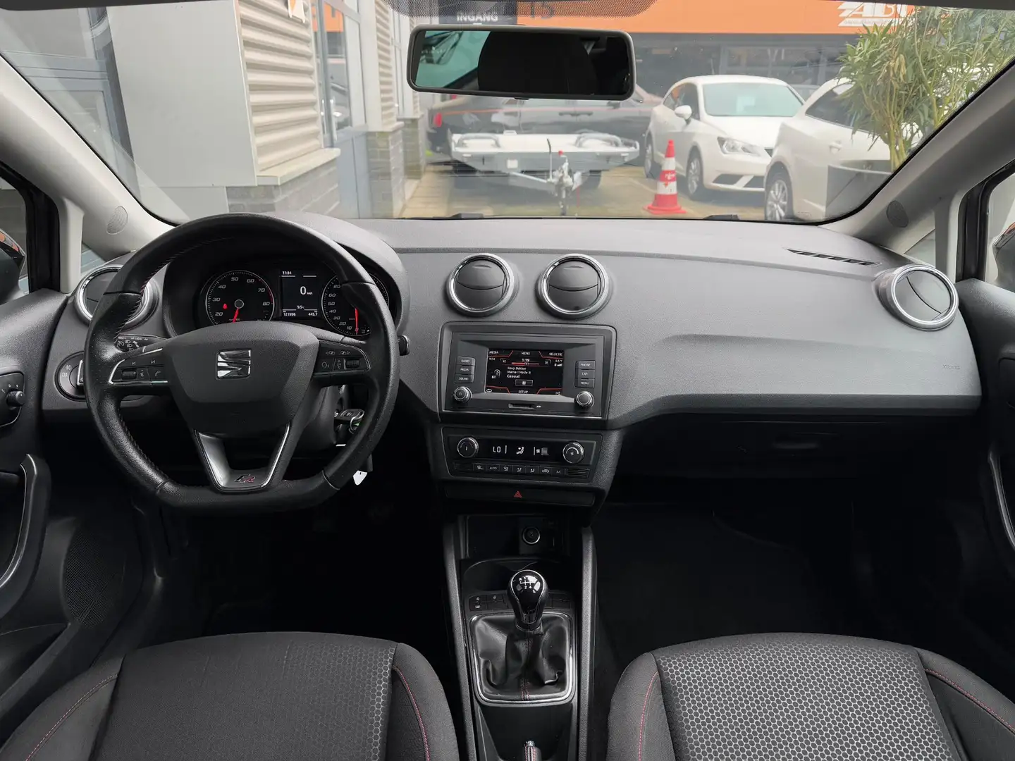 SEAT Ibiza 1.2 TSI FR Clima Cruise Bluetooth Zwart - 2
