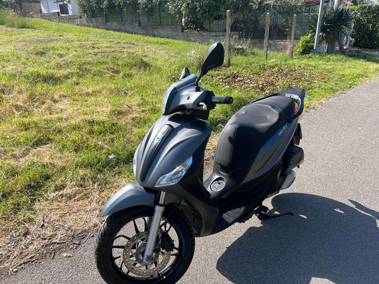 Piaggio Medley 150