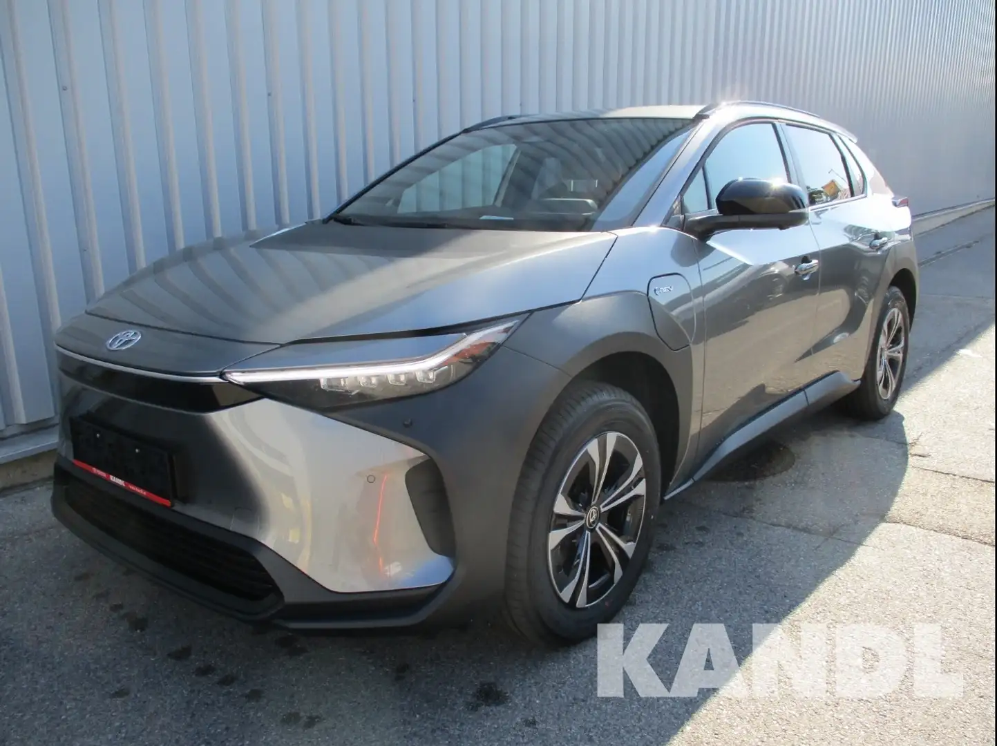 Toyota bZ4X Elektro 71.4kWh Aut. Grau - 1