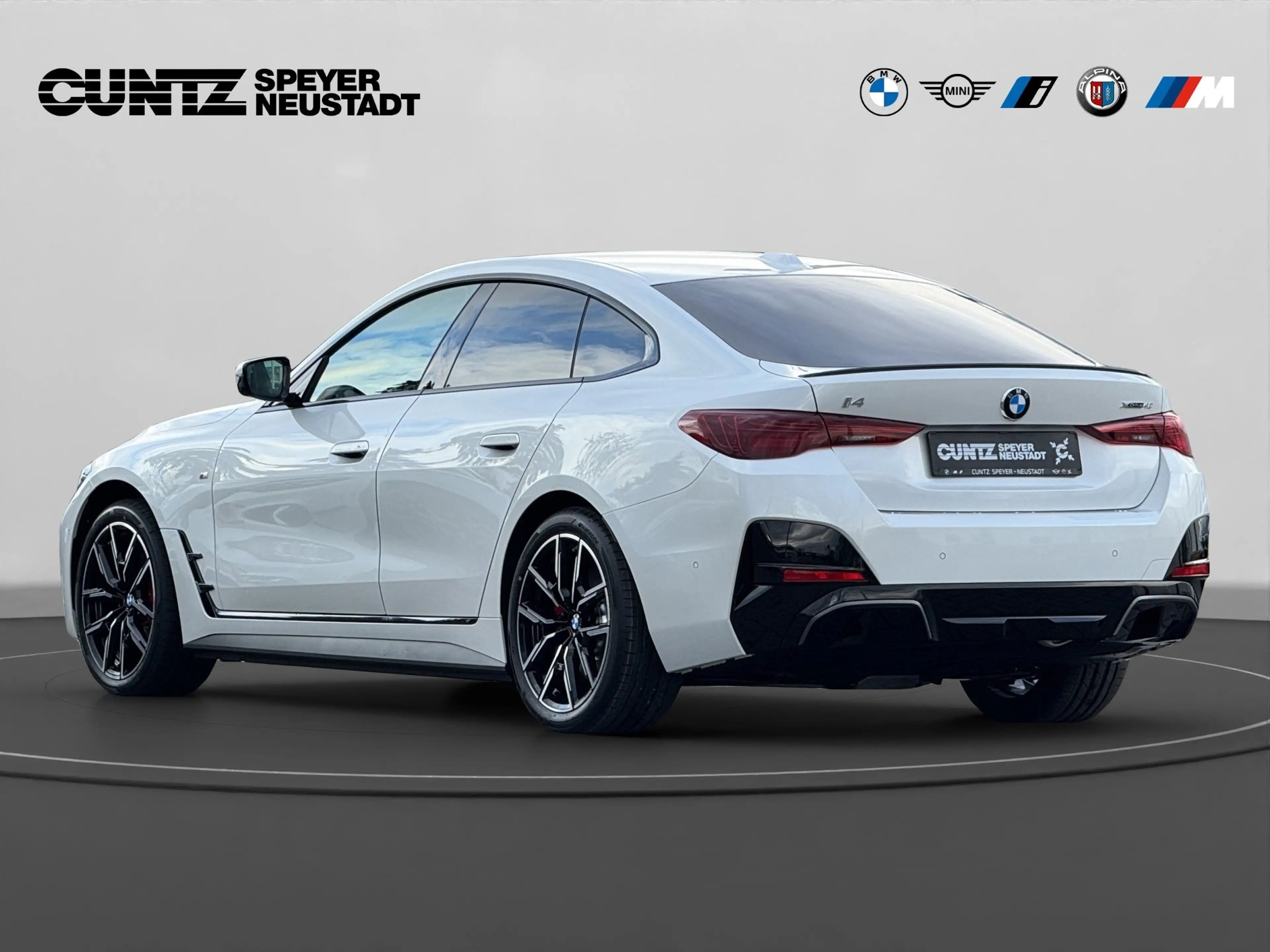 BMW i4 xDrive40 Gran Coupe M Sportpaket HK HiFi DAB — photo 7