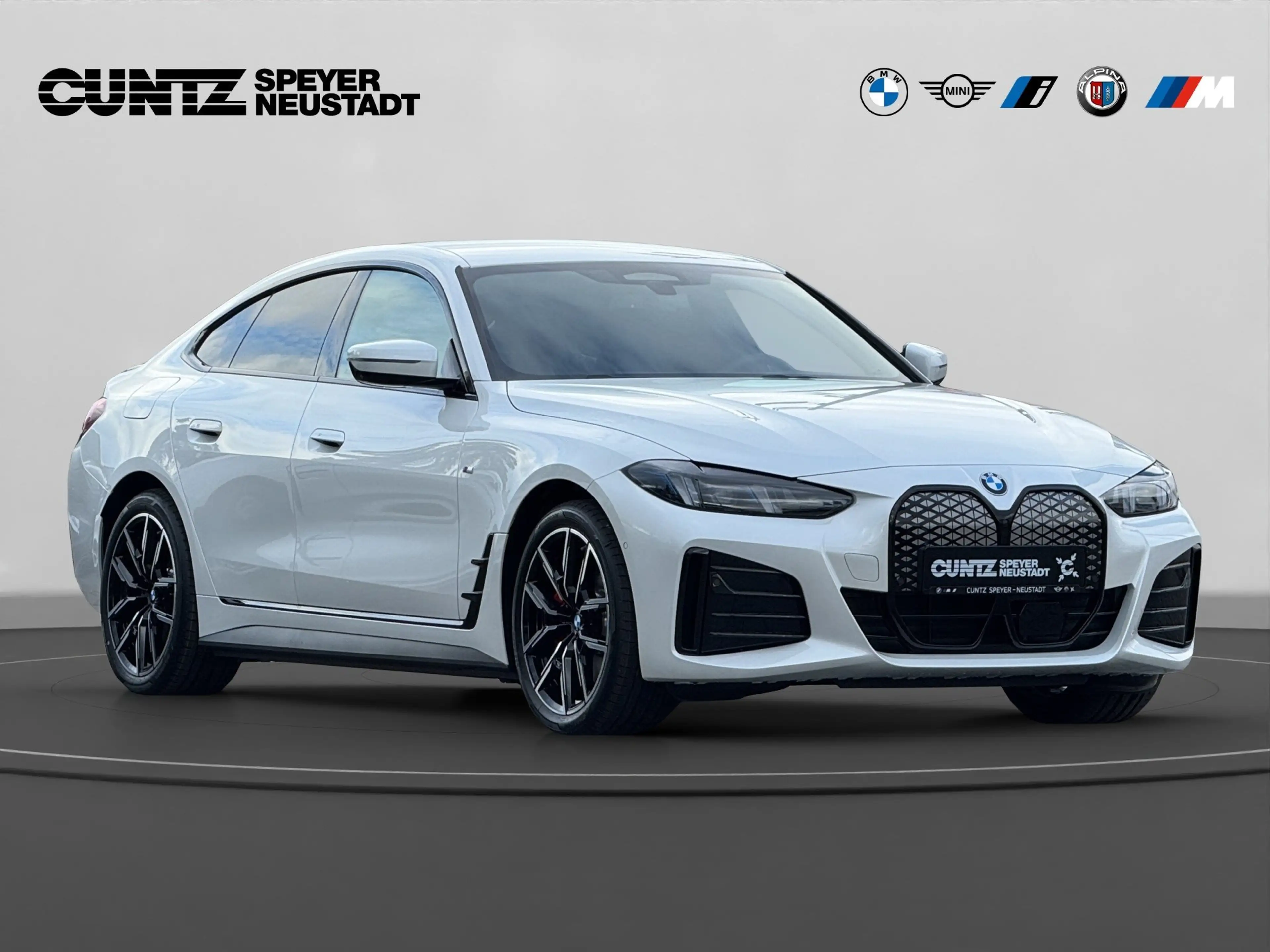 BMW i4 xDrive40 Gran Coupe M Sportpaket HK HiFi DAB — photo 3
