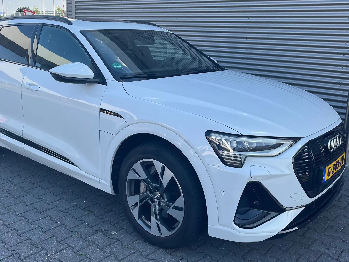 Audi e-tron e-tron q L Ed Bl Biały - 2