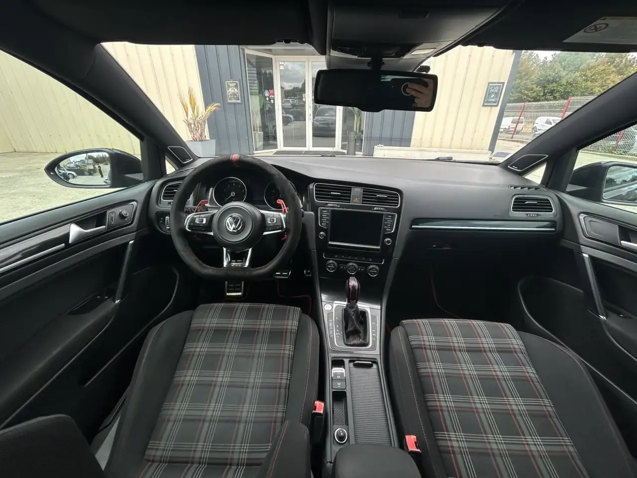 Volkswagen Golf GTI — photo 7