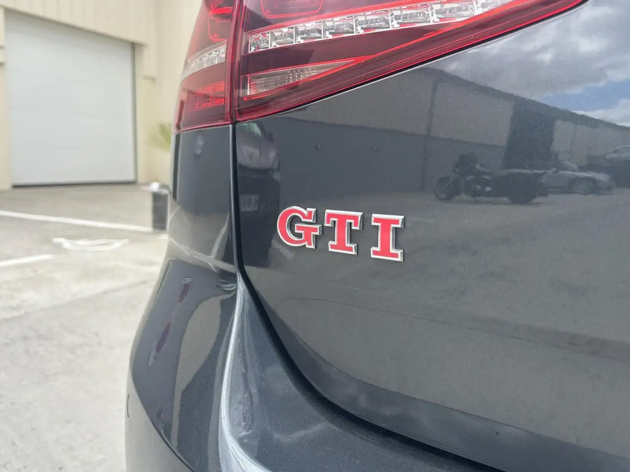 Volkswagen Golf GTI — photo 20