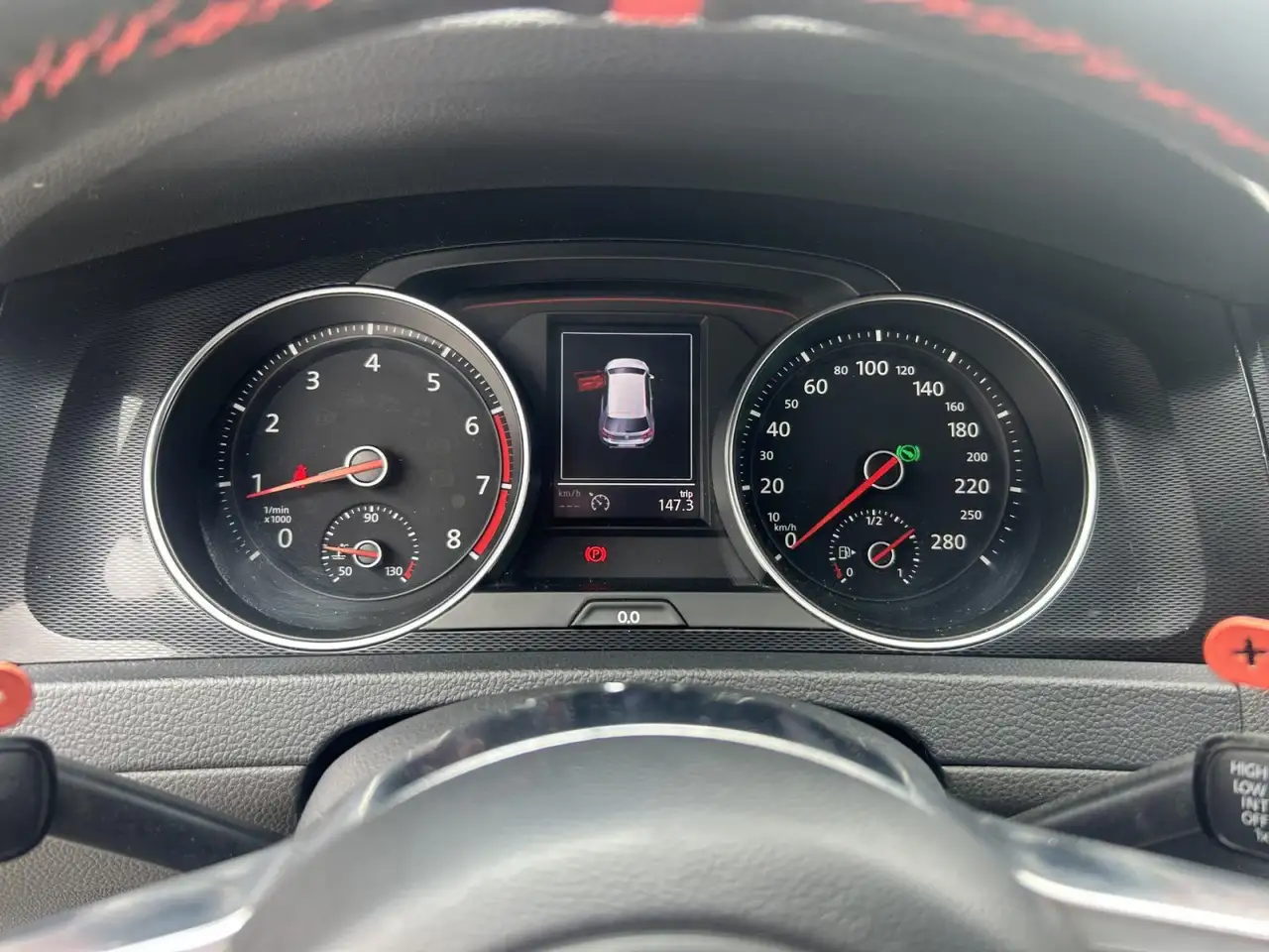 Volkswagen Golf GTI — photo 15