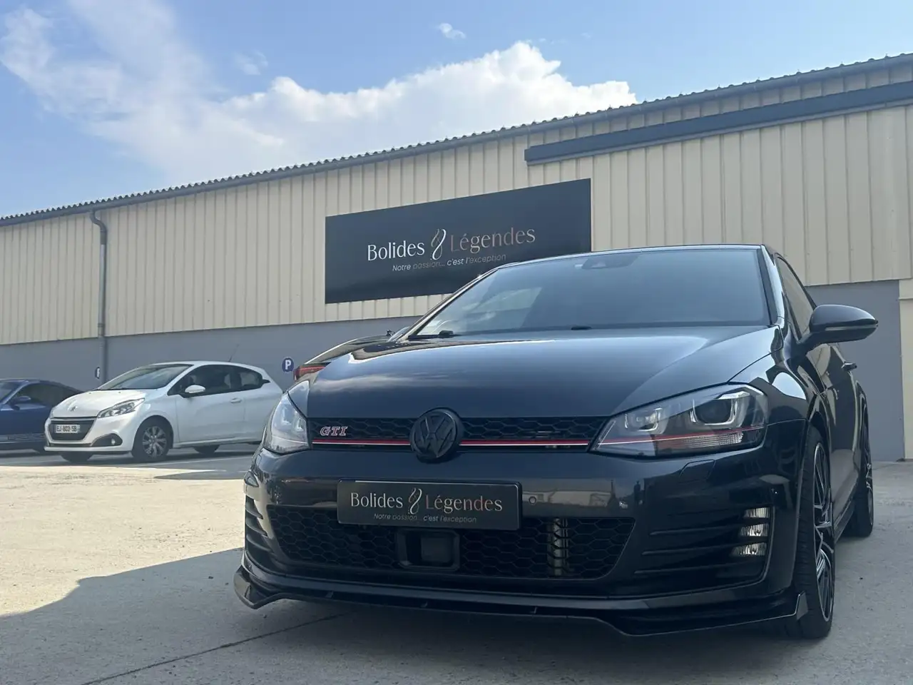Volkswagen Golf GTI — photo 23
