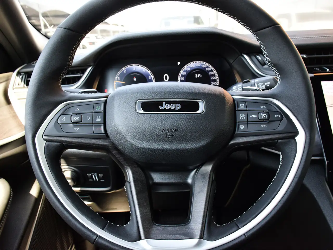 Jeep Grand Cherokee снимка Jeep Grand Cherokee